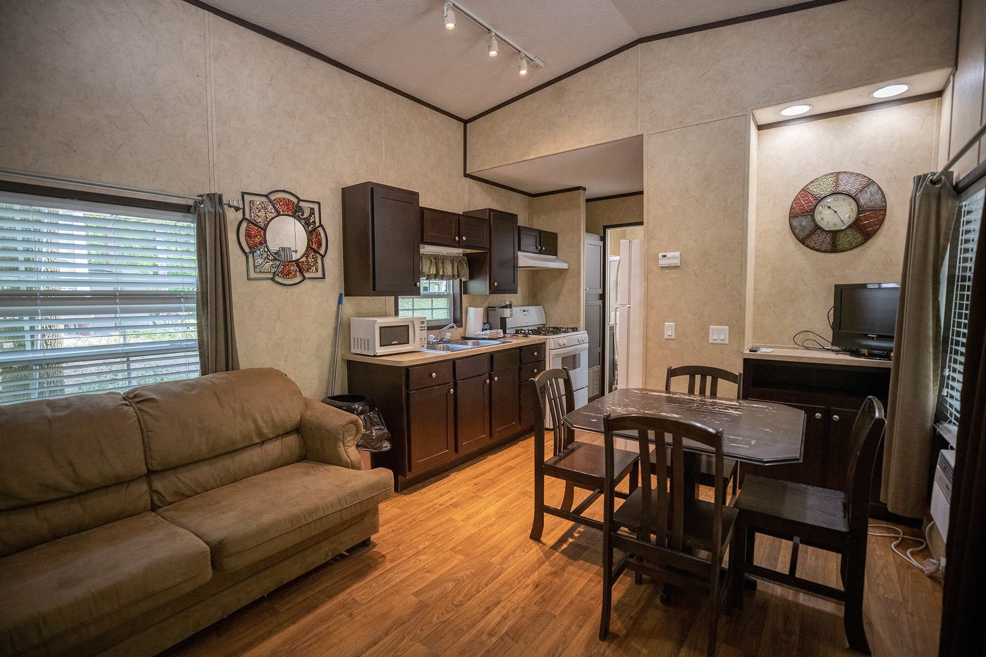 Deluxe Cabin 186