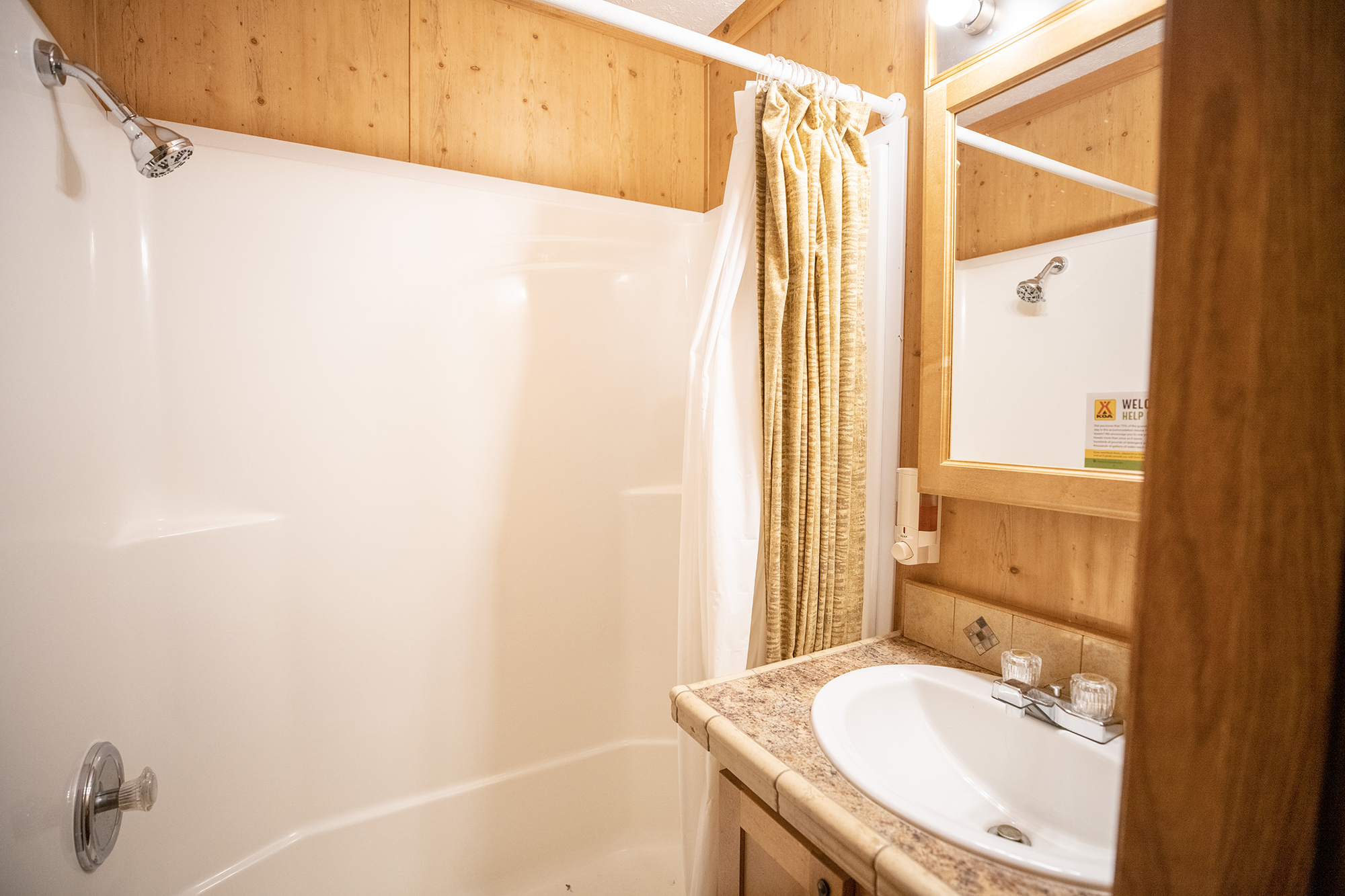 Deluxe Cabin 185