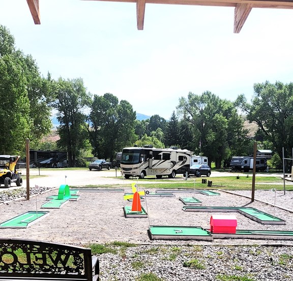 9 hole mini golf