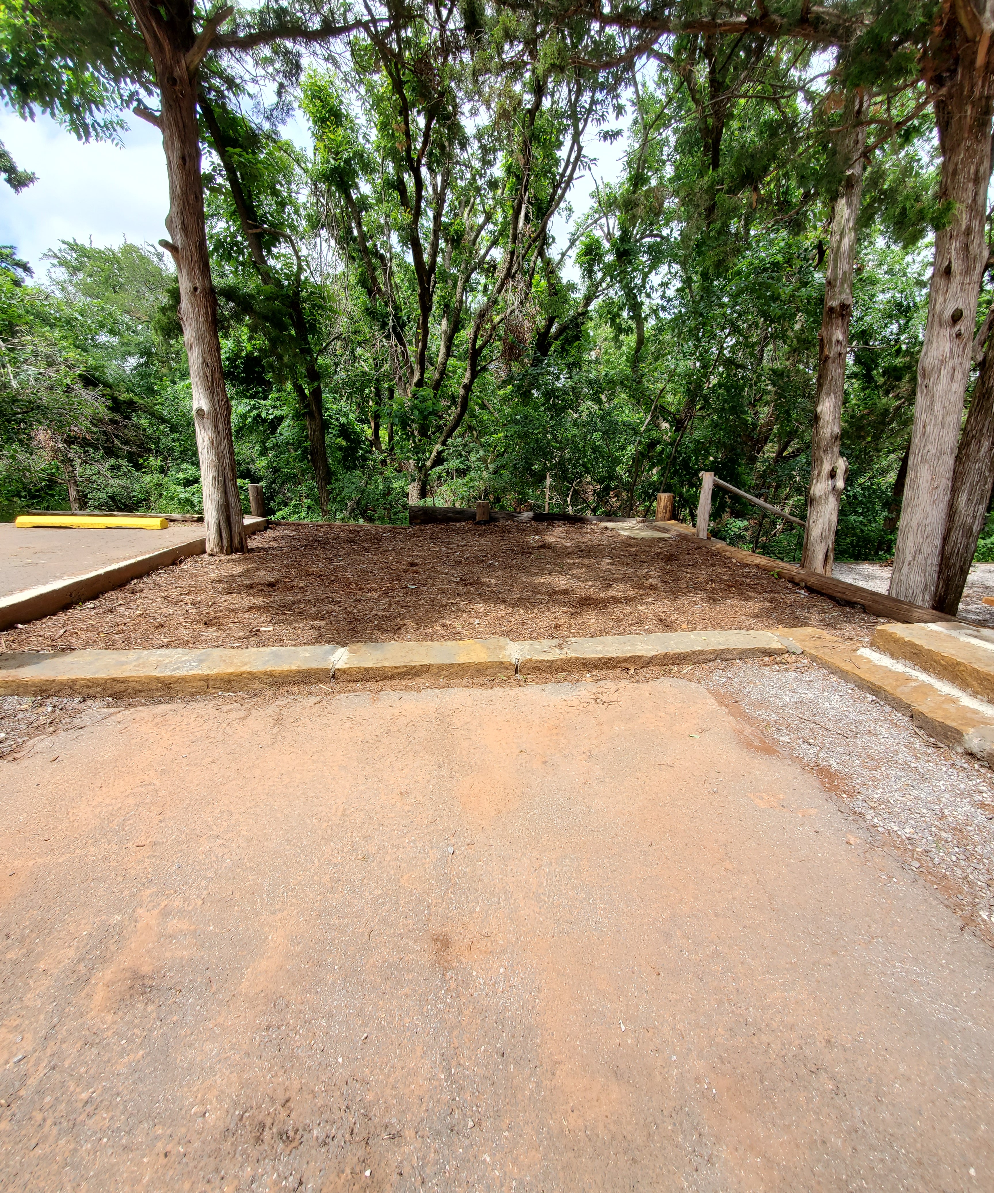 Tent 047