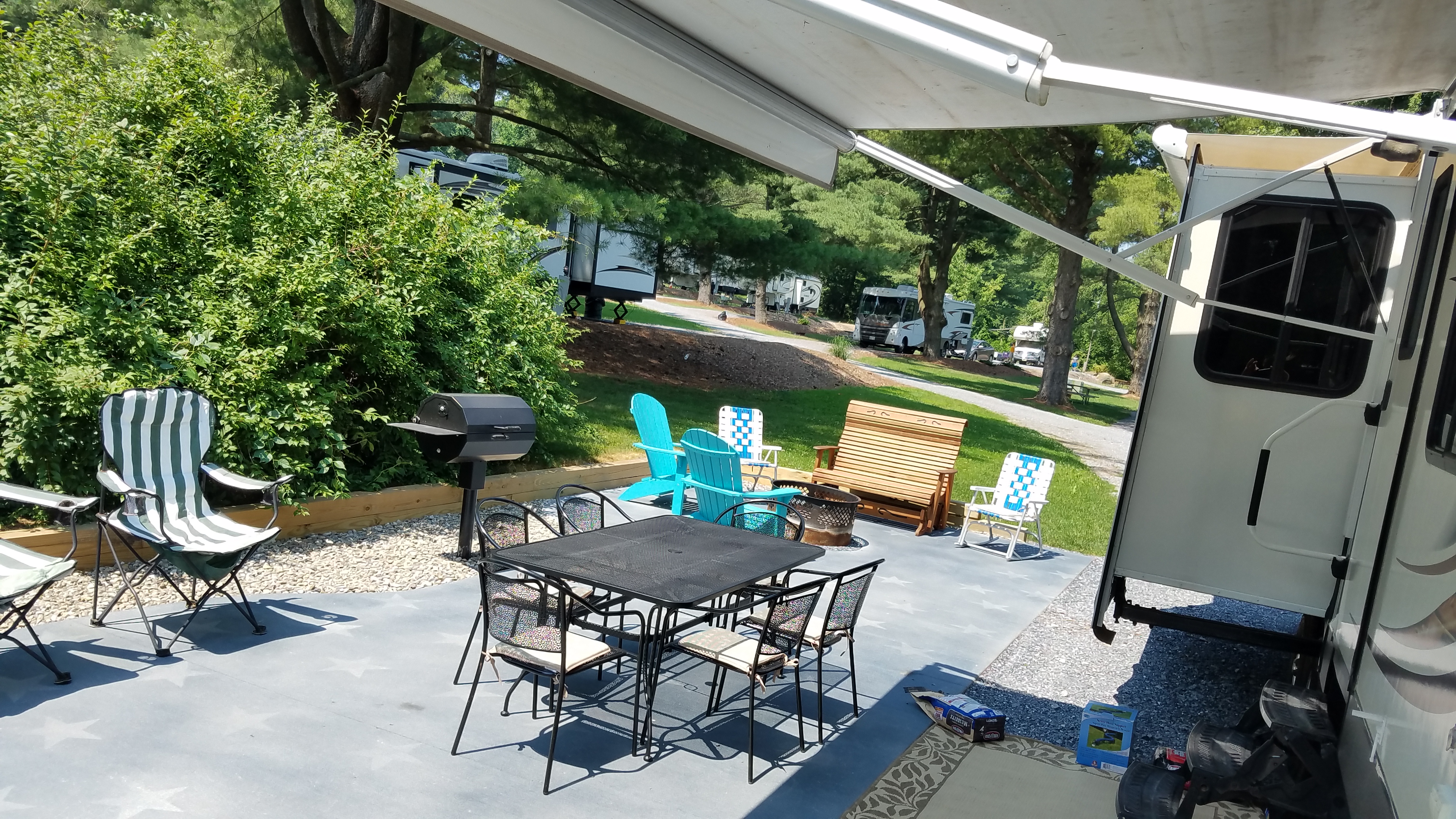Pull-Thru Patio Site, 30/50amp, Full Hookup