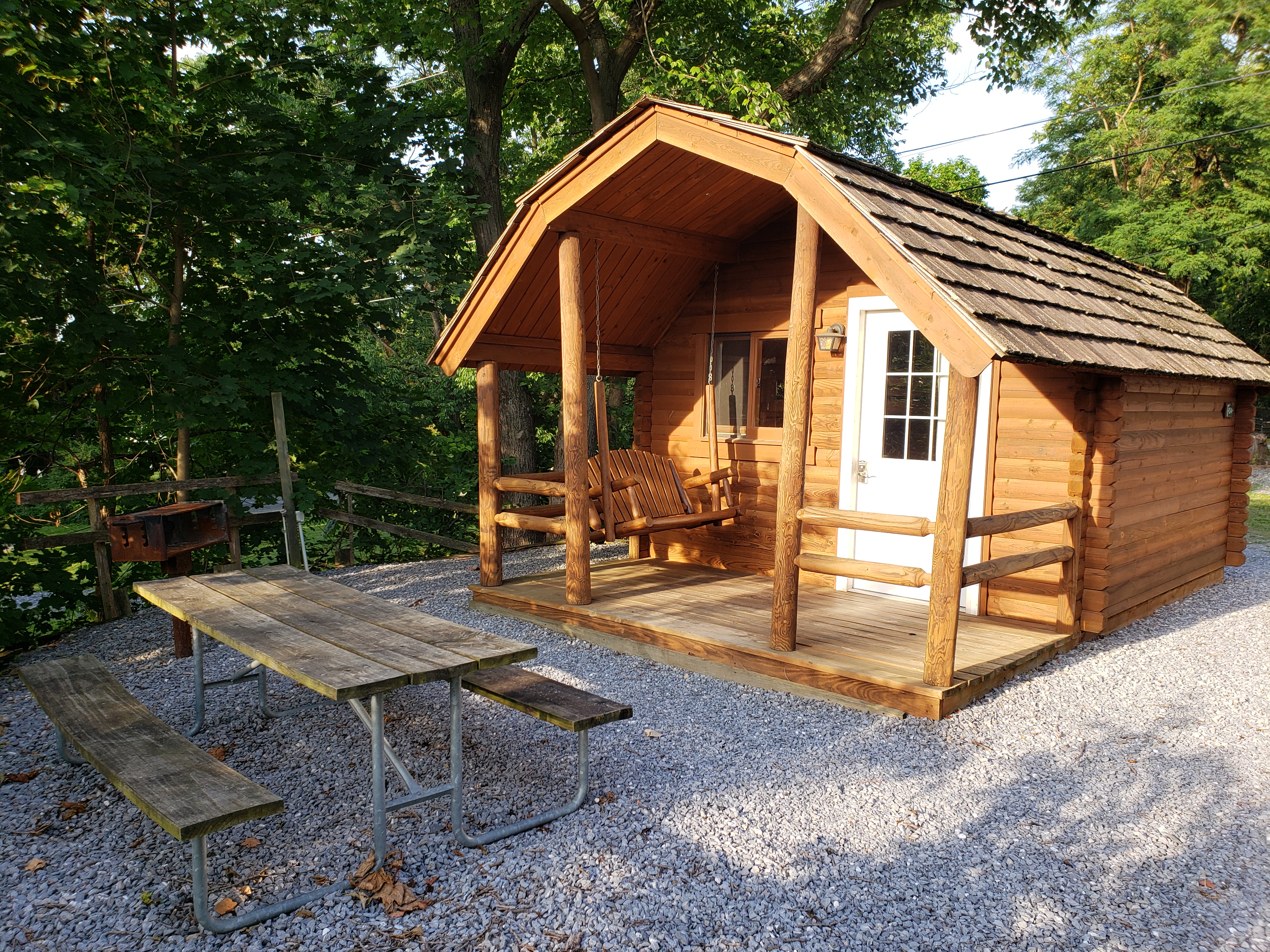 1 Room Log Cabin Plus, (NO BATHROOM)