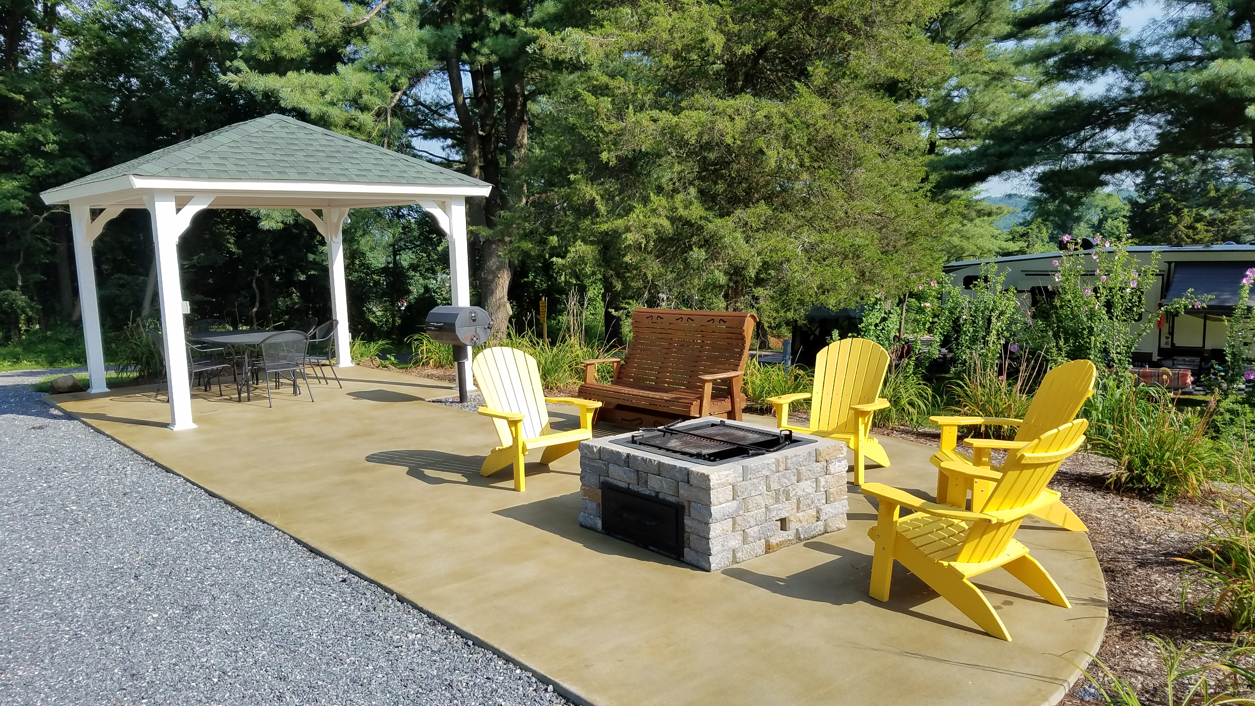 Premium Patio Site 128. Pull-Thru, 30/50amp, Full Hookup