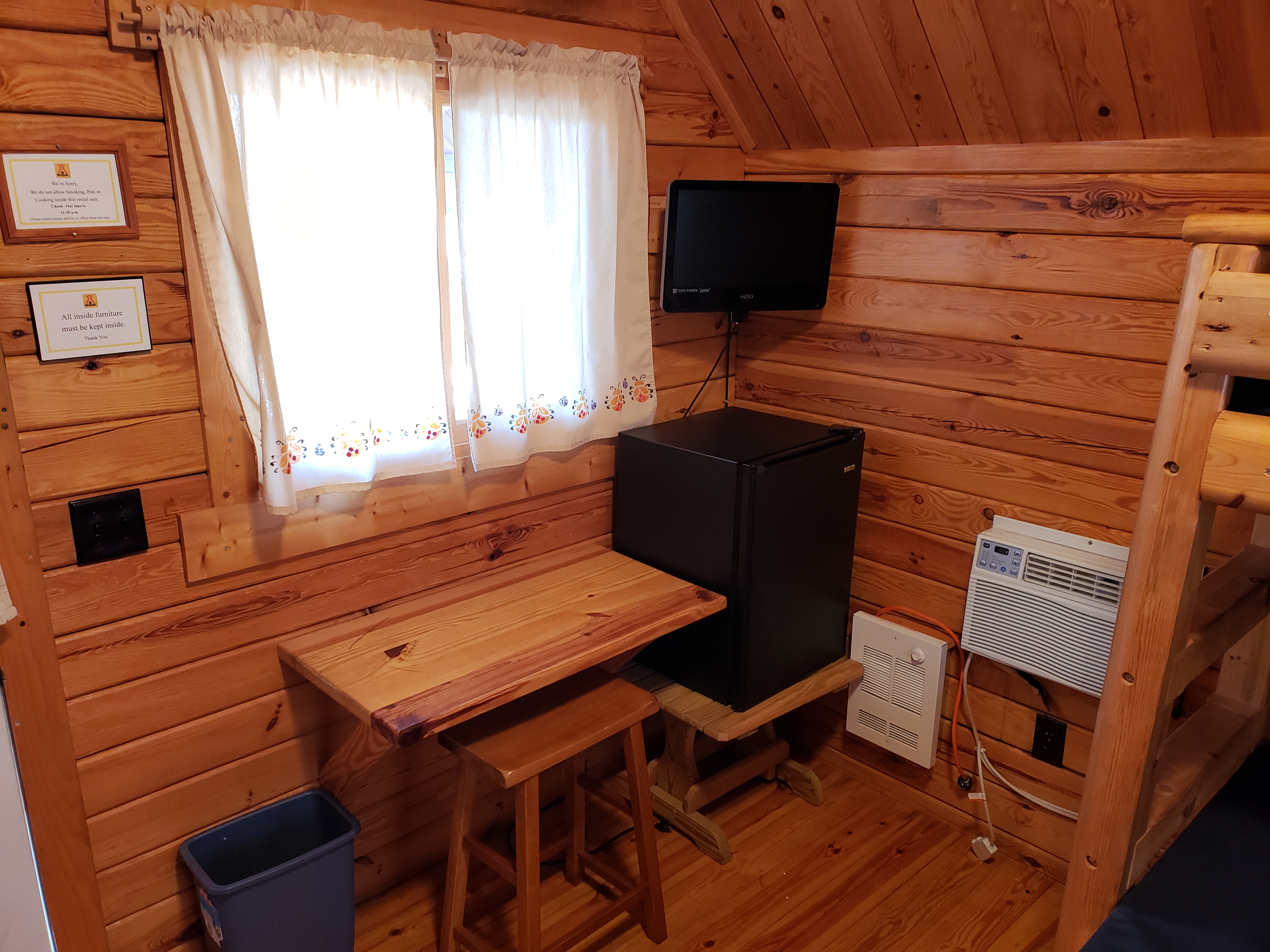 1 Room Log Cabin Plus, Interior (NO BATHROOM)