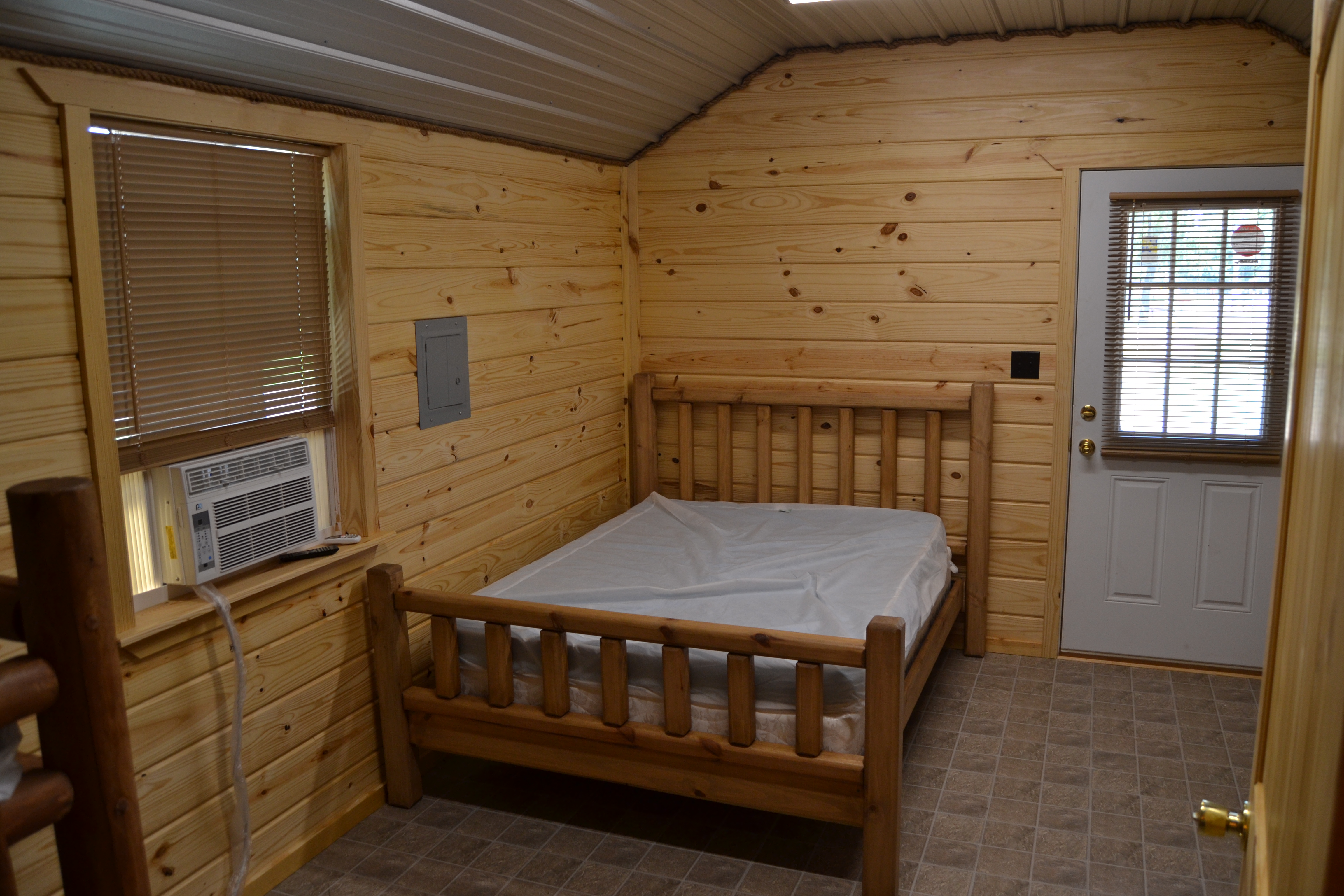 Deluxe 4 person cabin