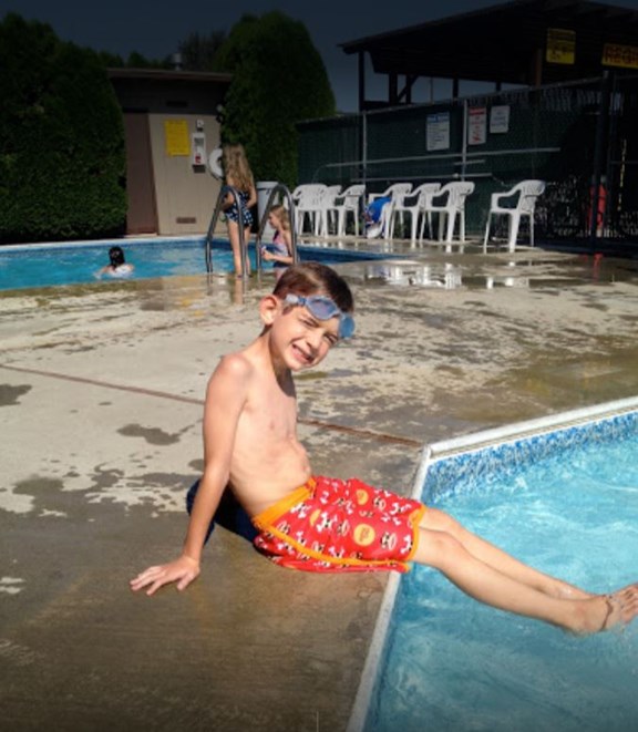 Heated Swimming Pool & Kiddie Pool**Piscina Climatizada y Piscina Infantil