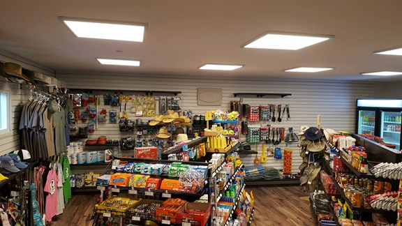 Well Stocked General Store***Tienda General Bien Abastecida