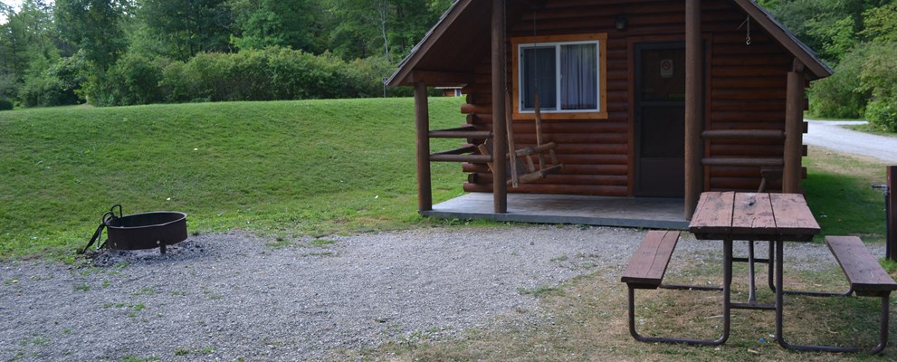 L02-2-Room Standard Cabin by the Pond