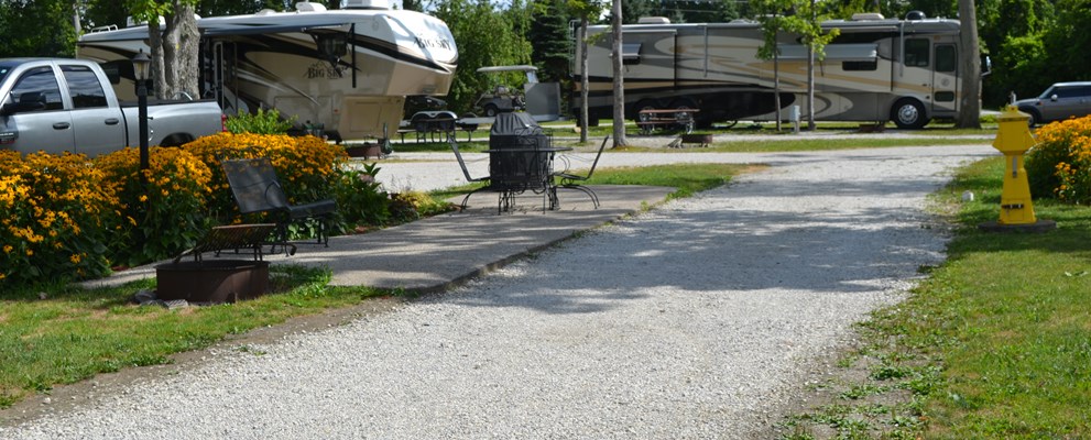RV Deluxe Patio site (Sites 053-056)