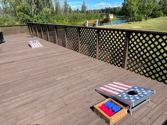 Cornhole (bean bag toss)