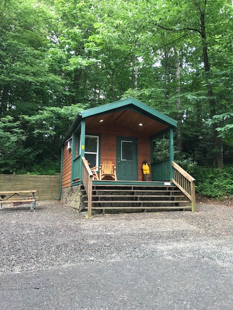 Camping Cabin W/O bathroom