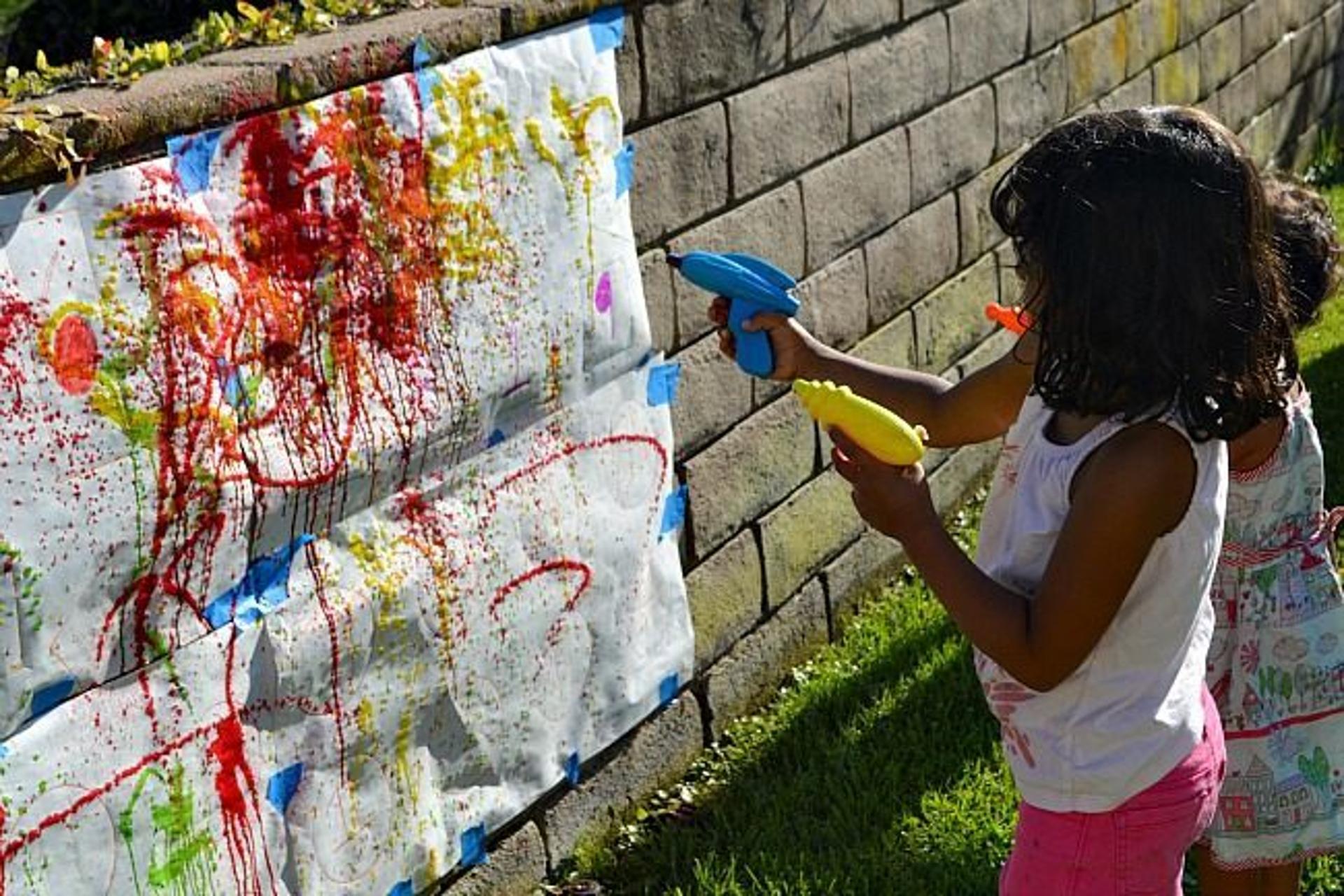 Water Gun Painting Photo