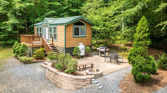 Deluxe Lodge