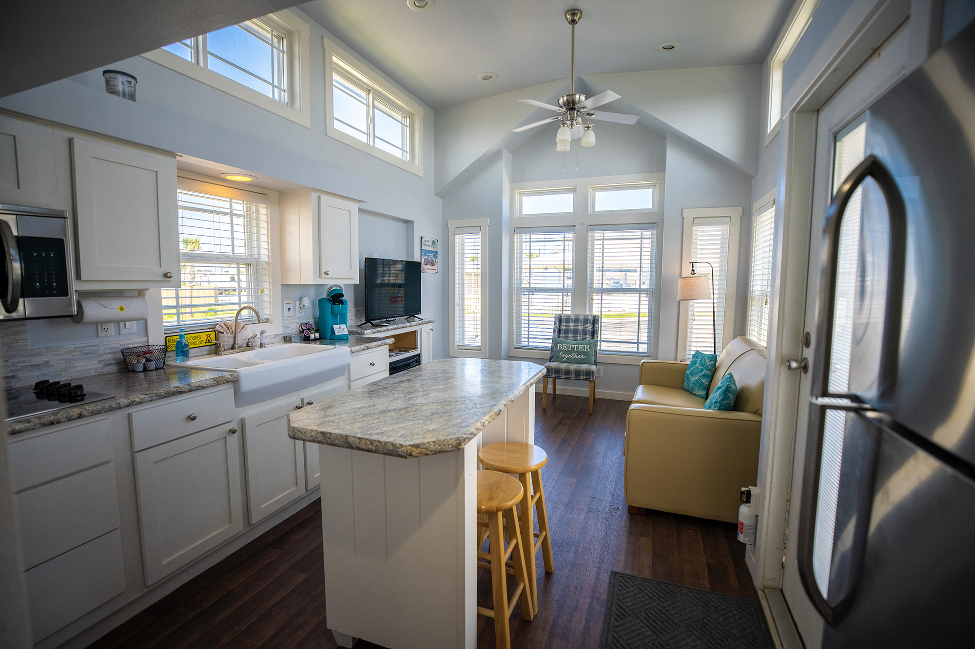 Deluxe Cabin E (Endless Summer) - Loft, Sleeps 8 KOAP