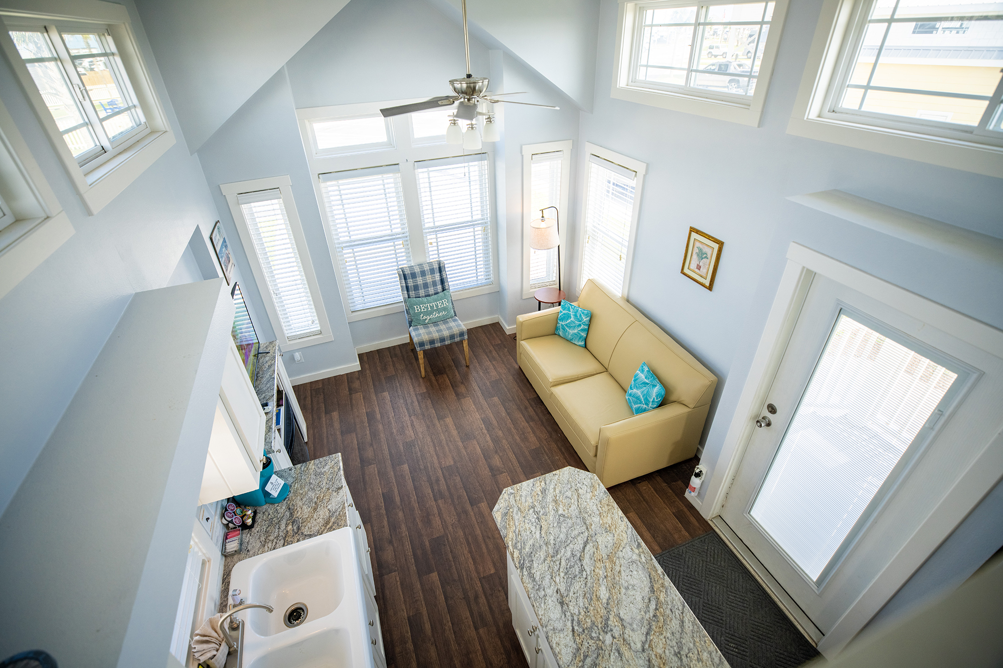 Deluxe Cabin E (Endless Summer) - Loft, Sleeps 8 KOAP