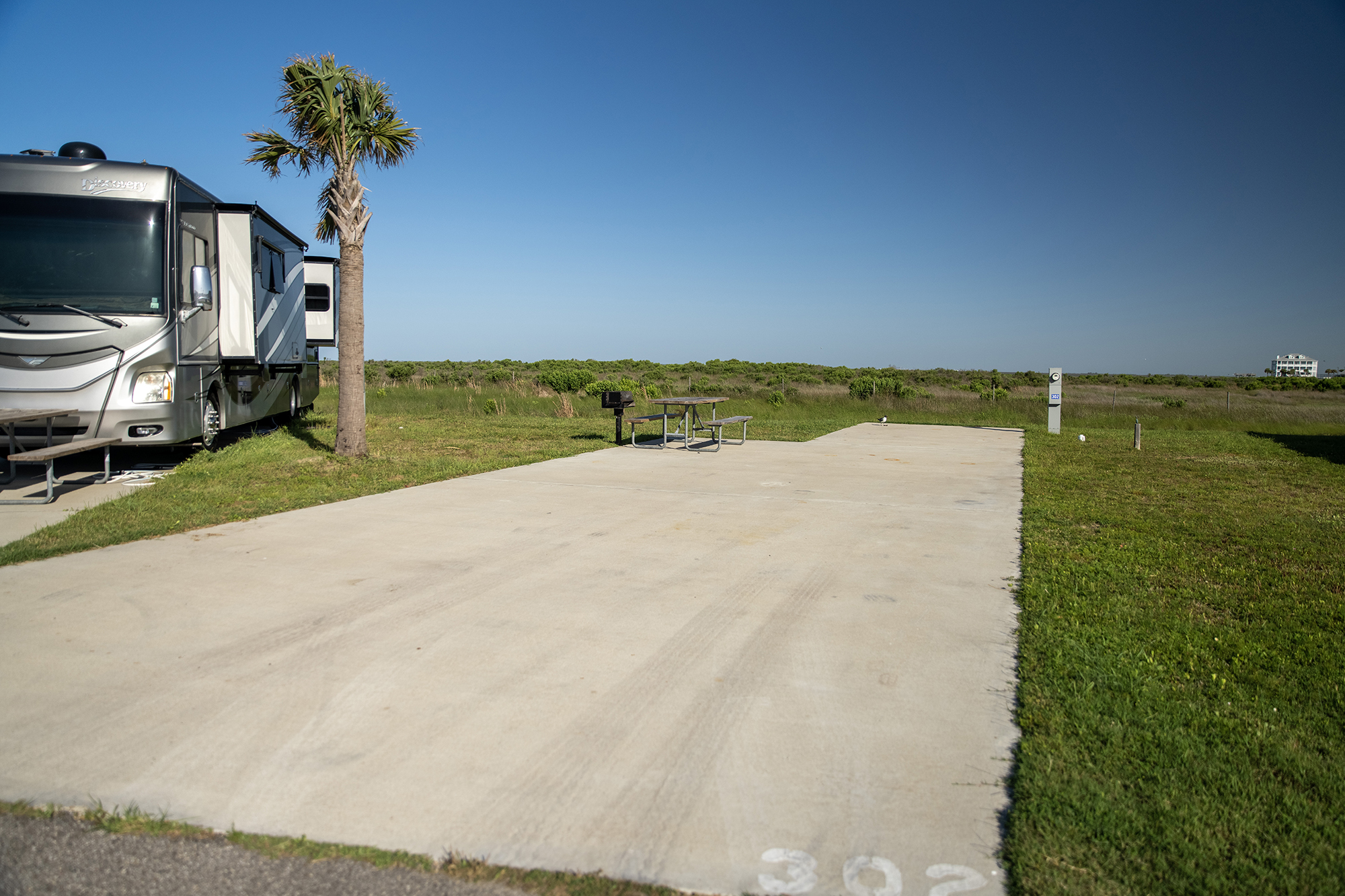 RV 302 - Back In 50/30 AMPS FHU Preferred