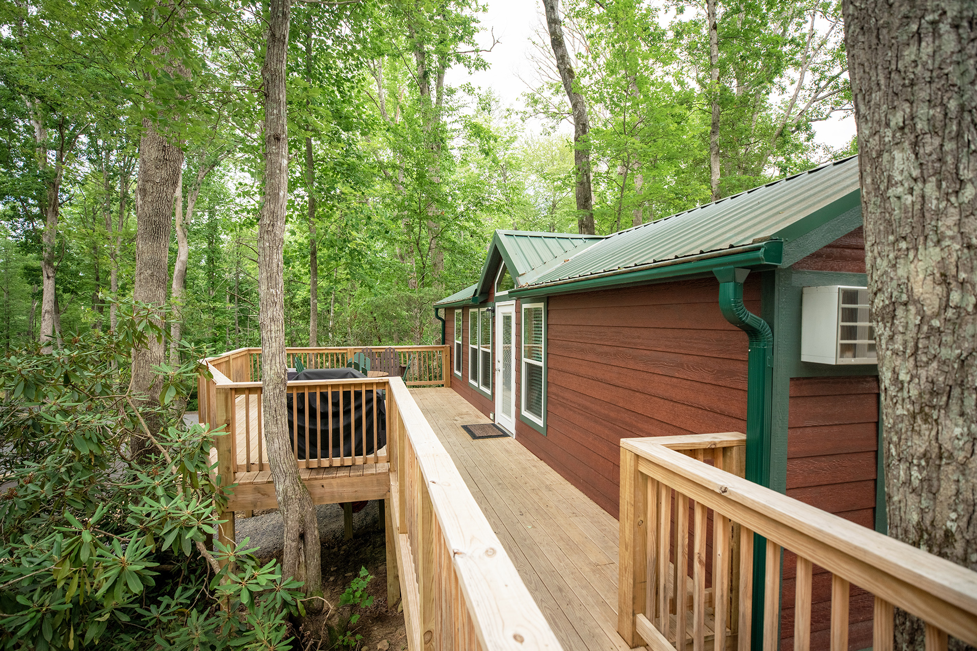 DC7 - Deluxe Cabin, 2 Room with KOA Patio®