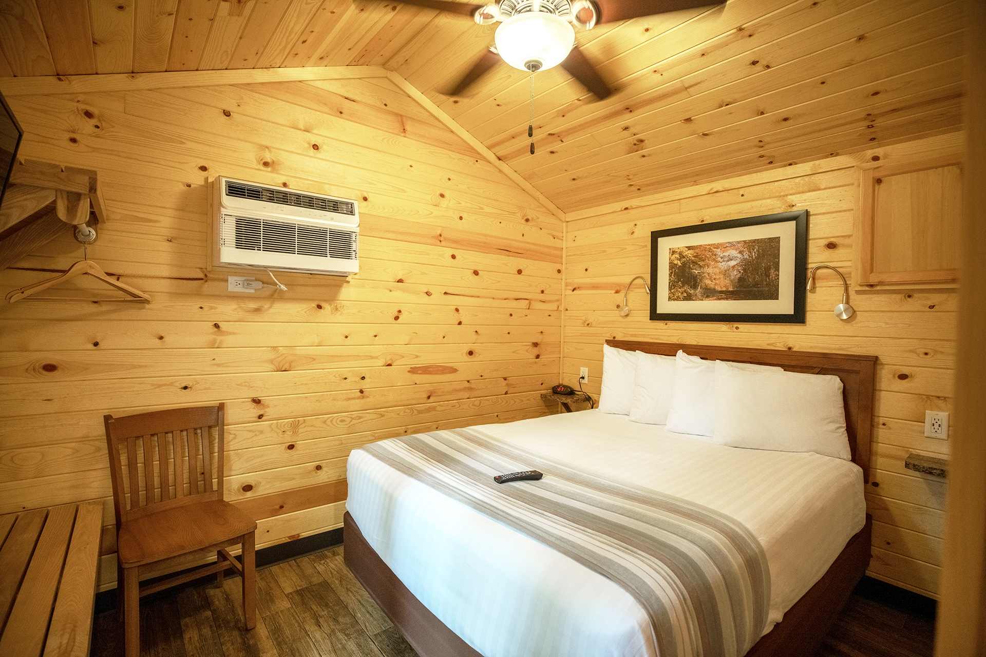 DC7 - Deluxe Cabin, 2 Room with KOA Patio®