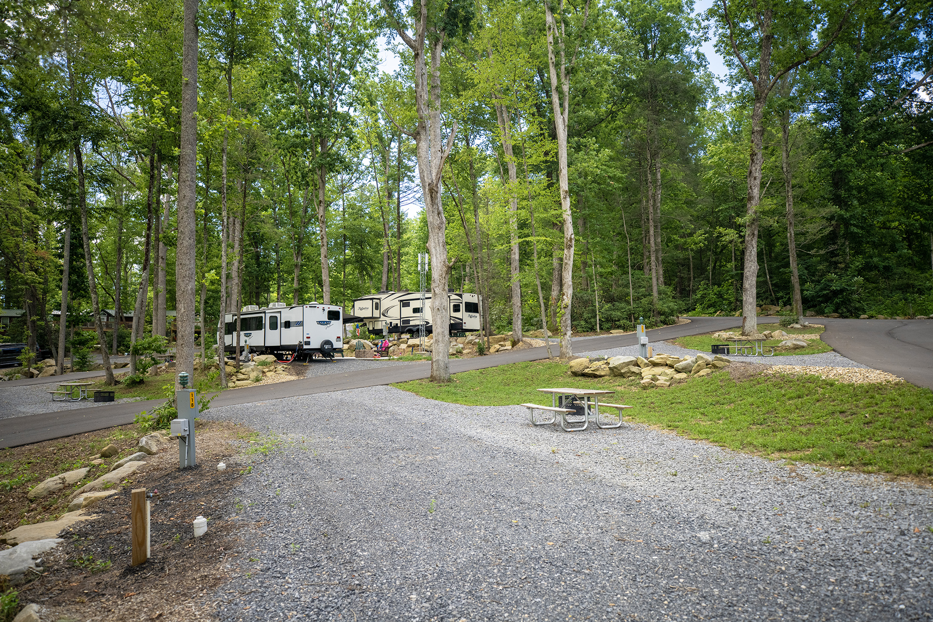 RV 118, Pull-Thru 50/30 AMPS FHU, Spacious