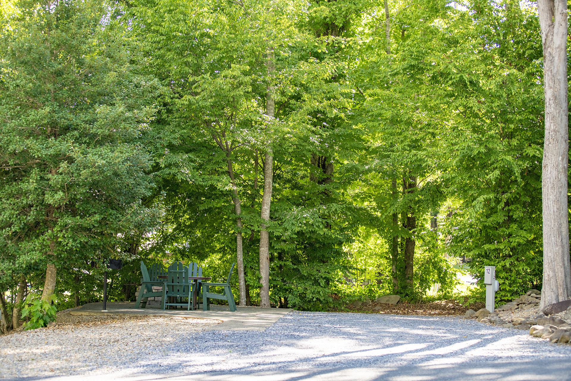 RV 12, Back-In 50/30 AMPS FHU KOA Patio®, Gravel