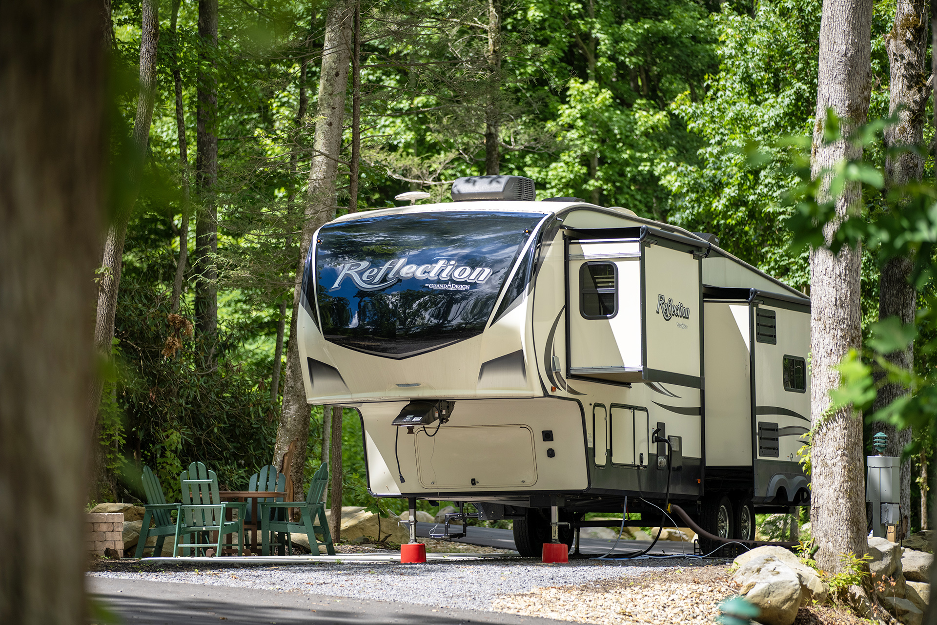 RV 109, Pull-Thru 50/30 AMPS FHU KOA Patio®