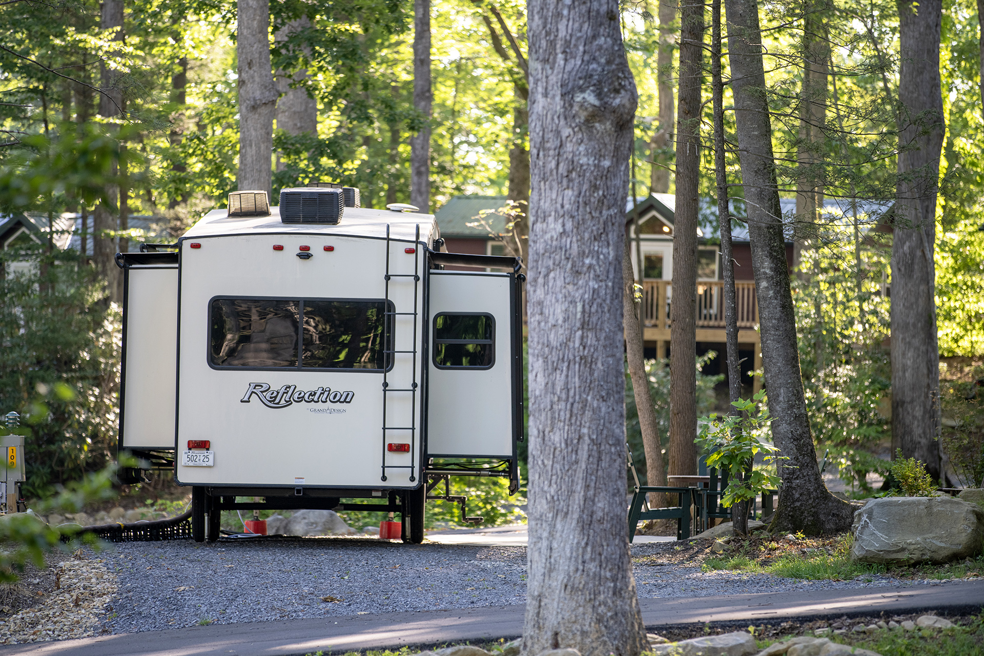 RV 109, Pull-Thru 50/30 AMPS FHU KOA Patio®