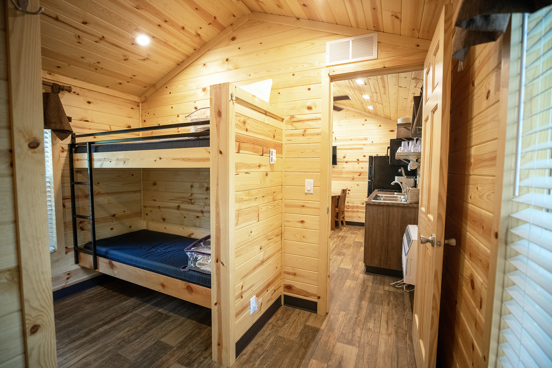 DC4 - Deluxe Cabin, 2 Room with KOA Patio®