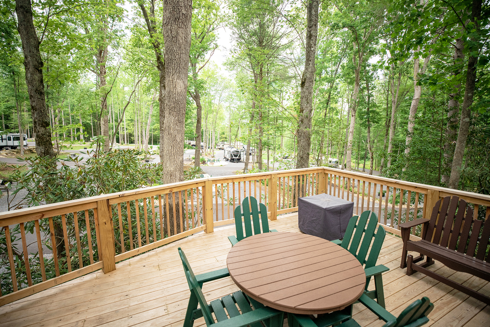 DC7 - Deluxe Cabin, 2 Room with KOA Patio®