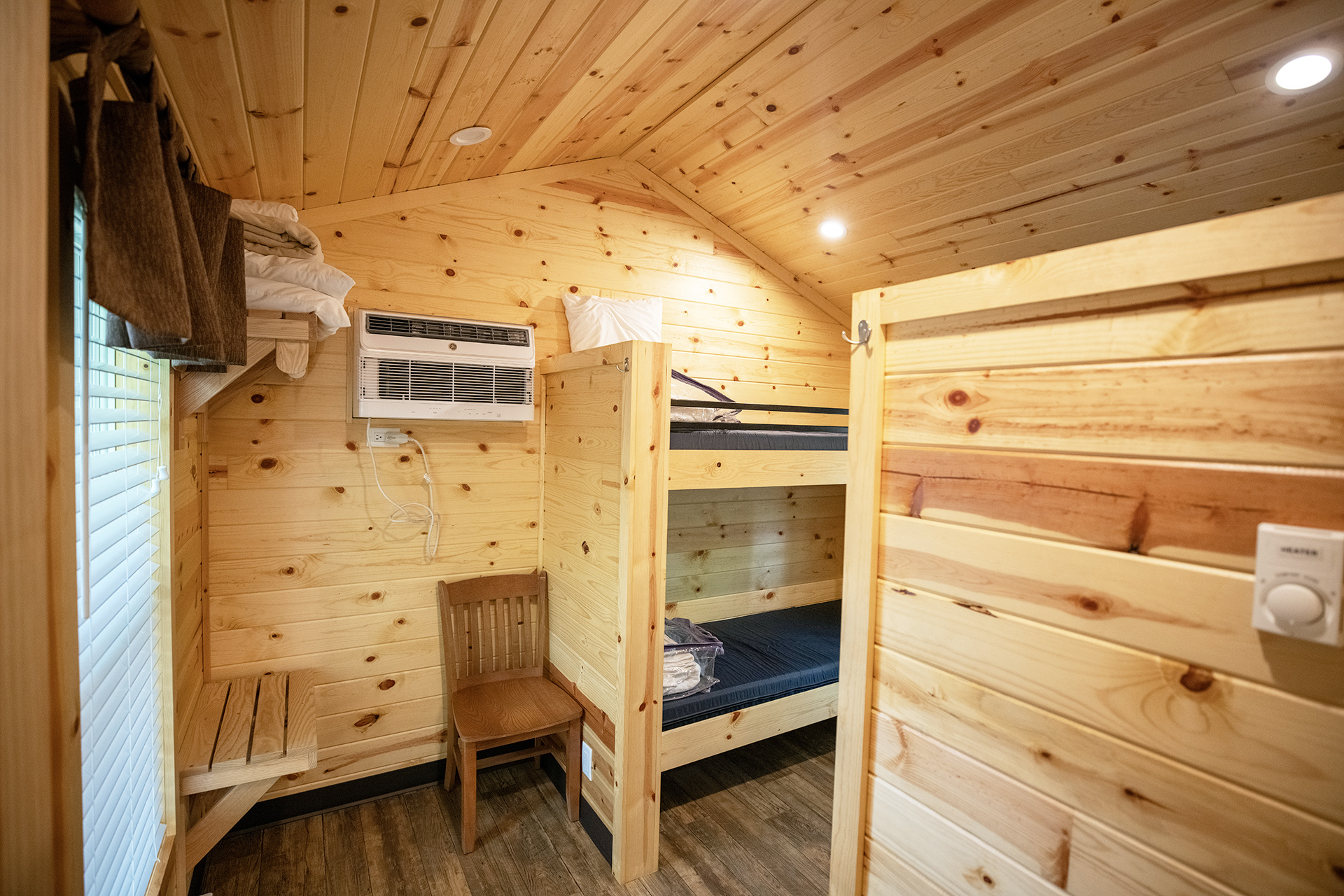 DC4 - Deluxe Cabin, 2 Room with KOA Patio®