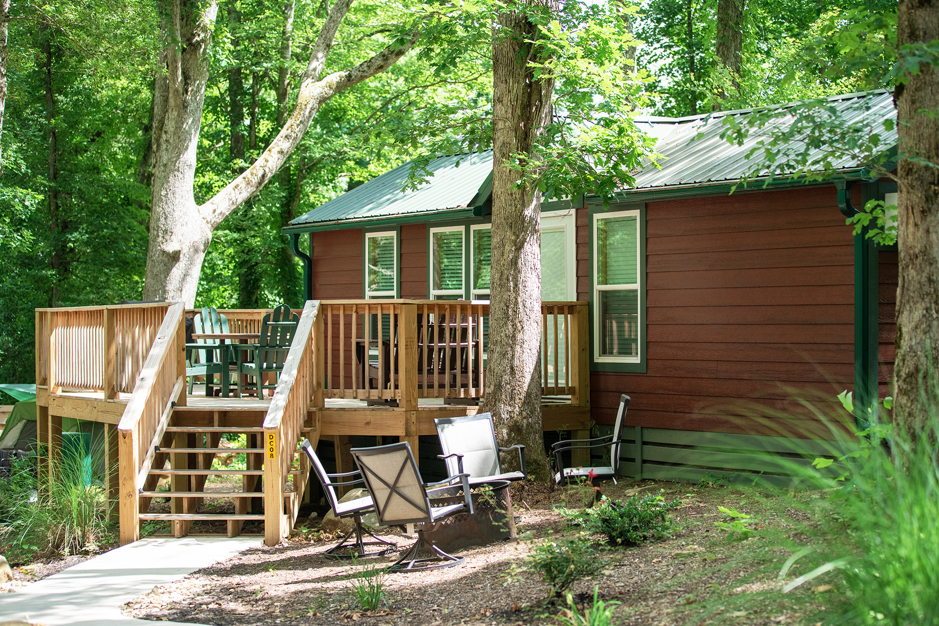DC8 - Deluxe Cabin, 2 Room with KOA Patio®