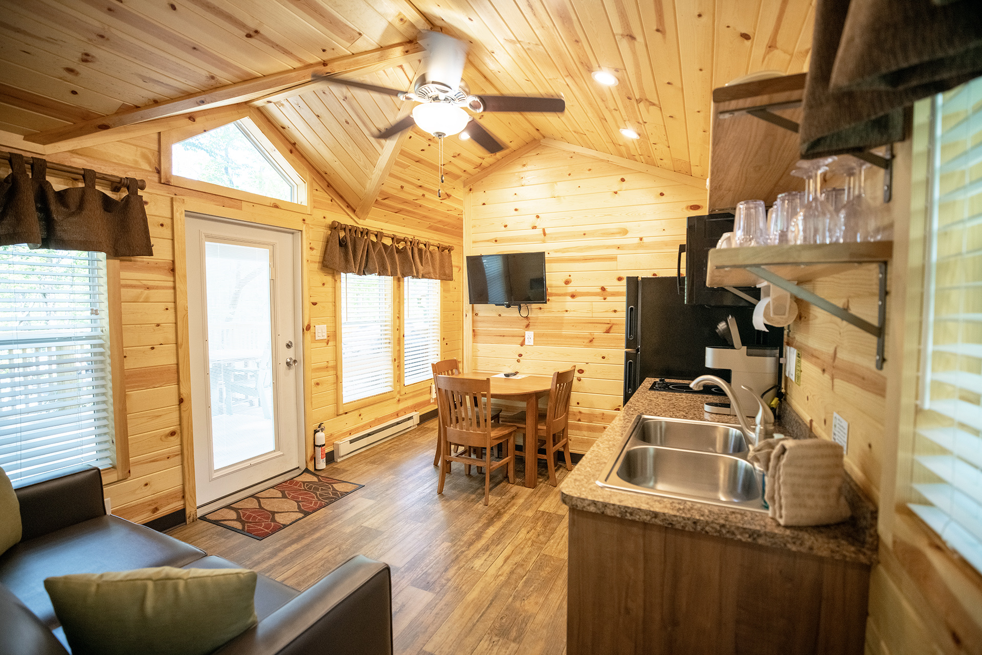DC4 - Deluxe Cabin, 2 Room with KOA Patio®