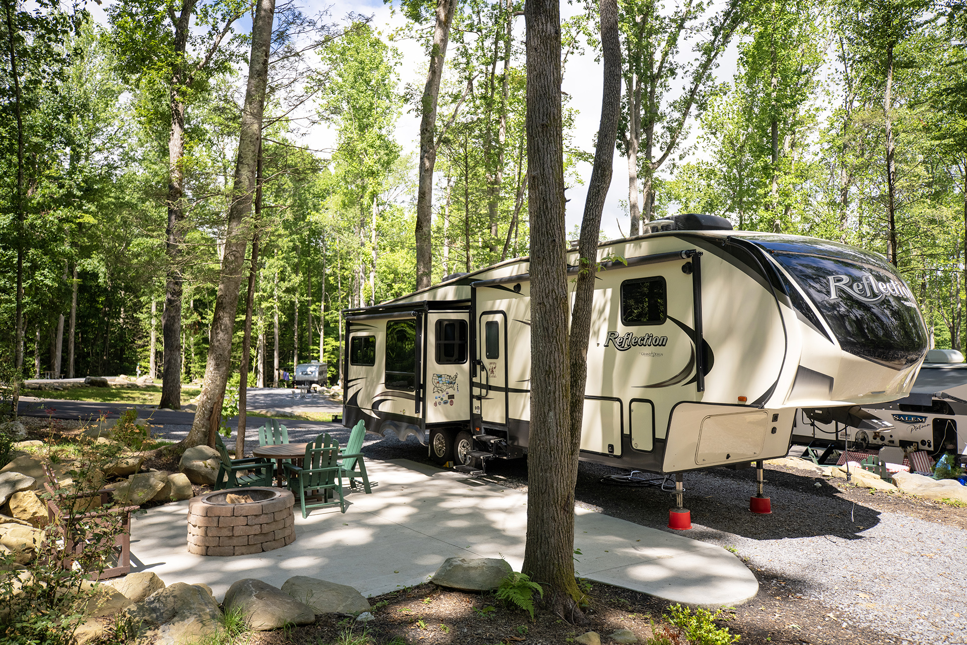 RV 109, Pull-Thru 50/30 AMPS FHU KOA Patio®
