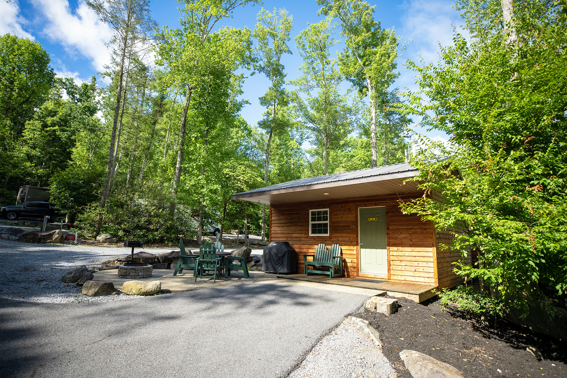DC24 - Deluxe Cabin, Studio with Patio