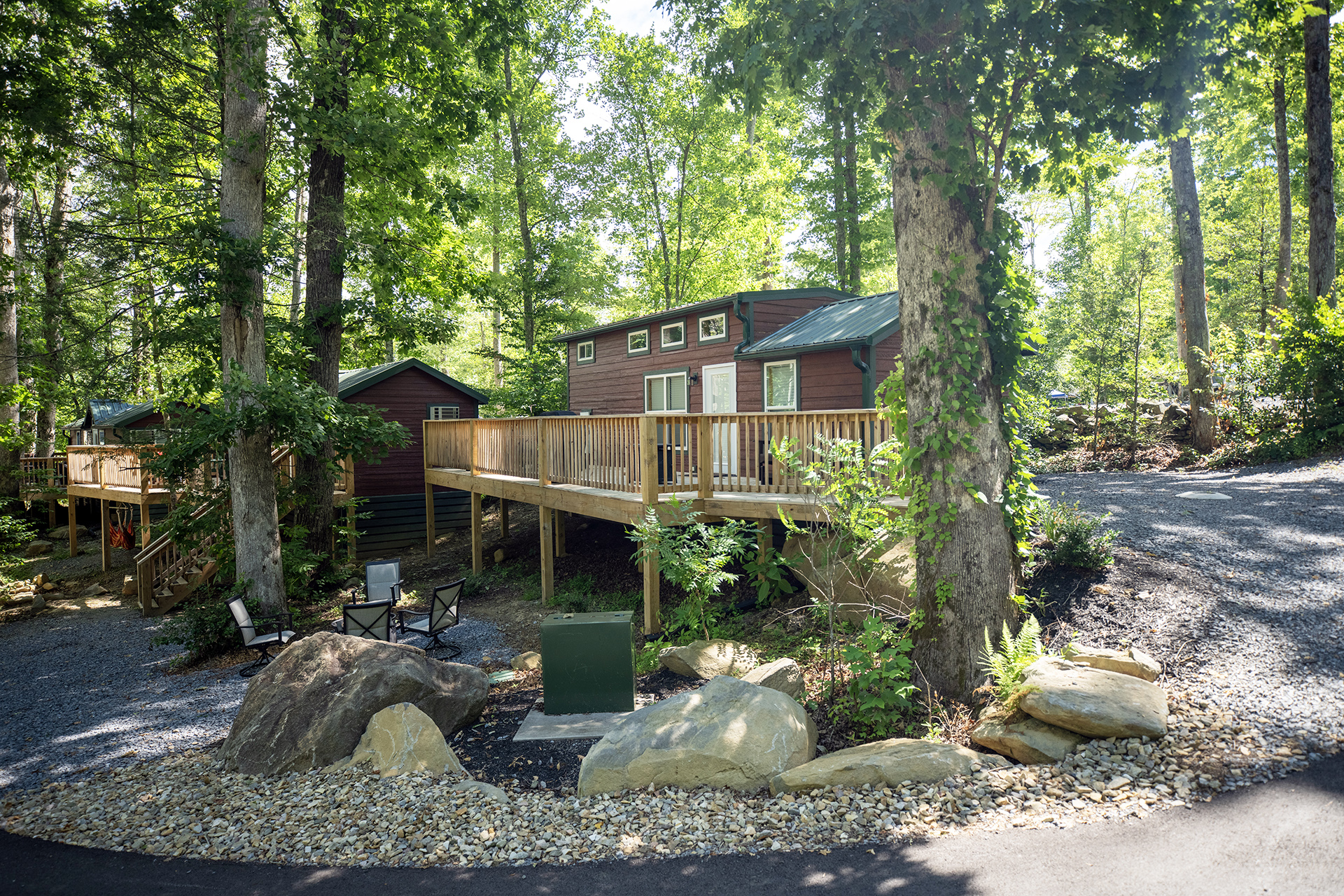 DC3 - Deluxe Cabin, 1 Room with Loft and KOA Patio® - Accessible