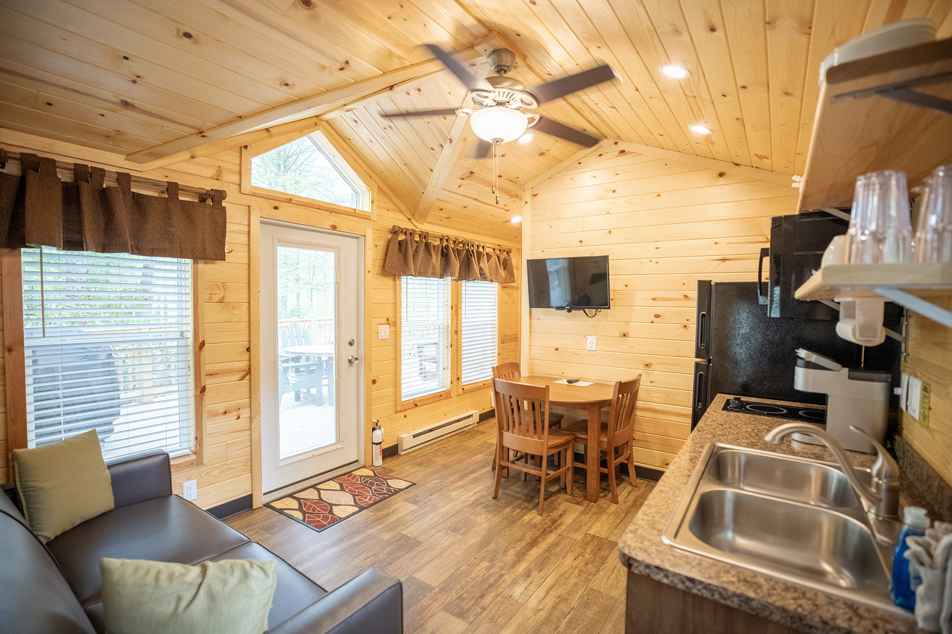 DC7 - Deluxe Cabin, 2 Room with KOA Patio®