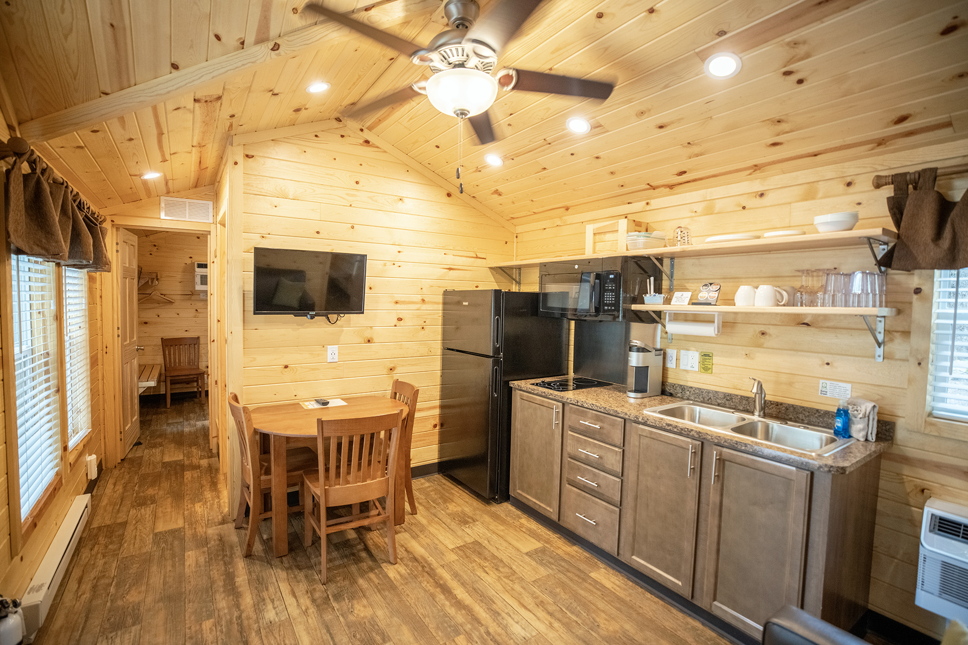 DC7 - Deluxe Cabin, 2 Room with KOA Patio®