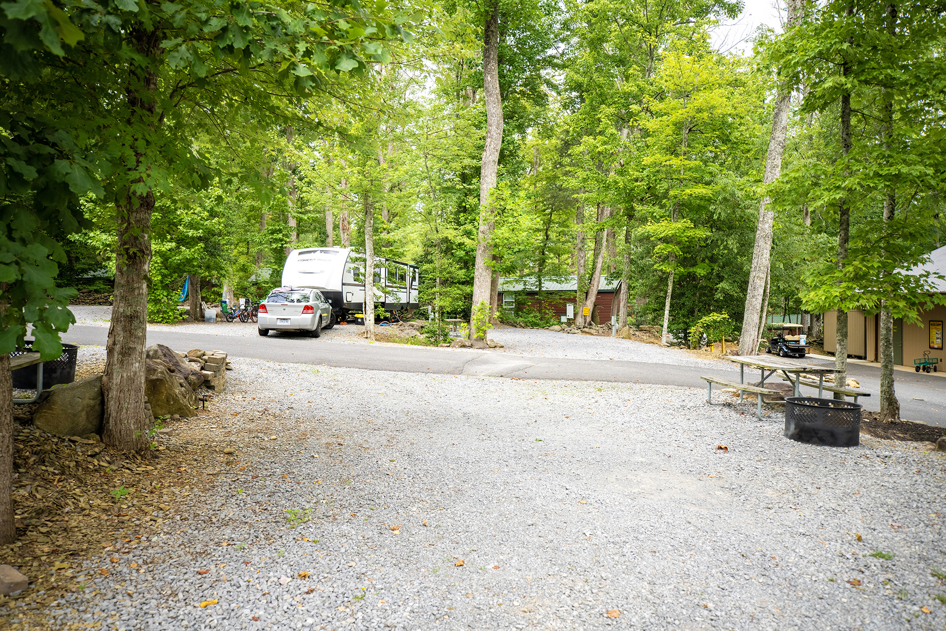 RV 54, Pull-Thru 50/30 AMPS FHU, Gravel