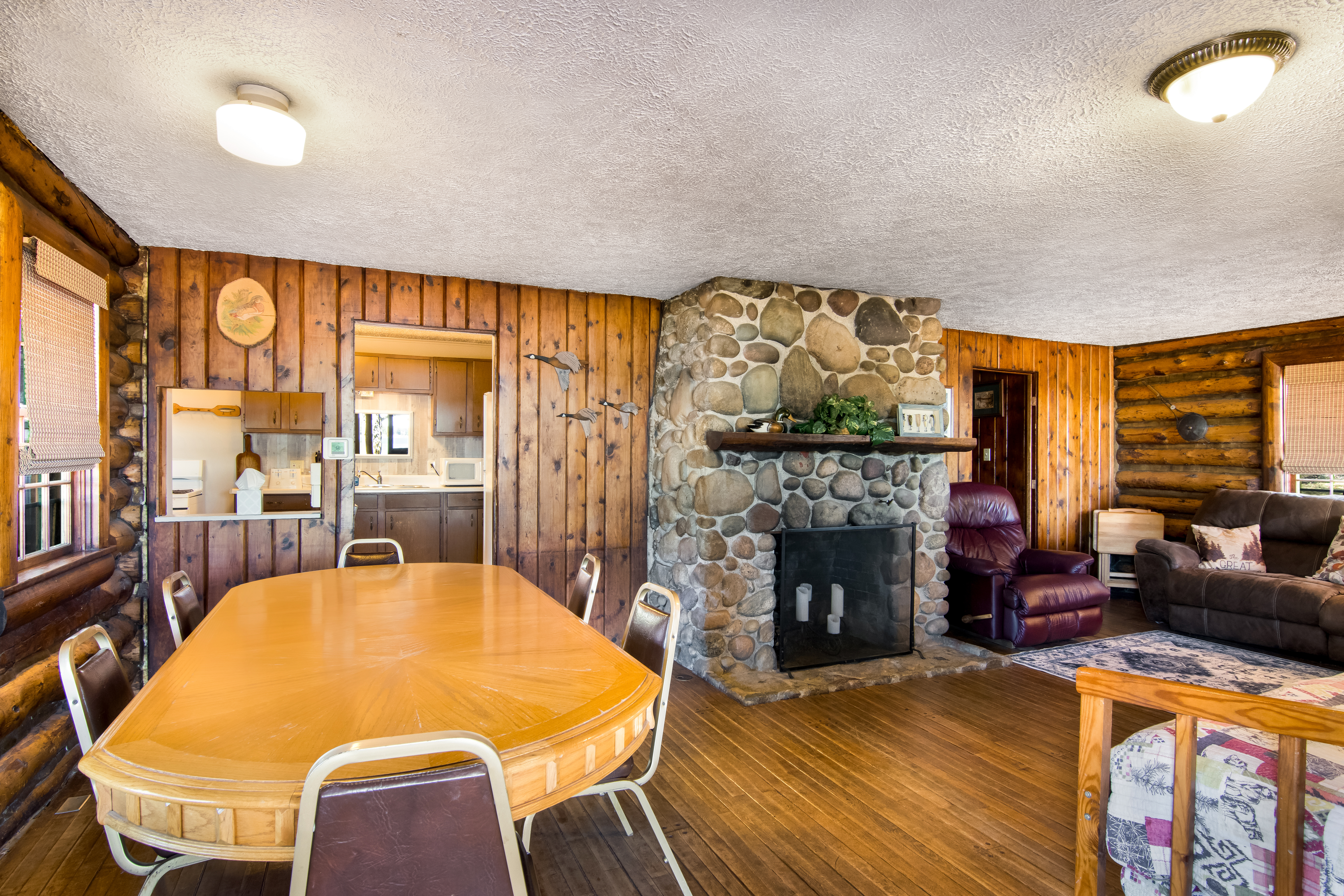 Lake House on Big Bradford Lake, Michigan - Living Room