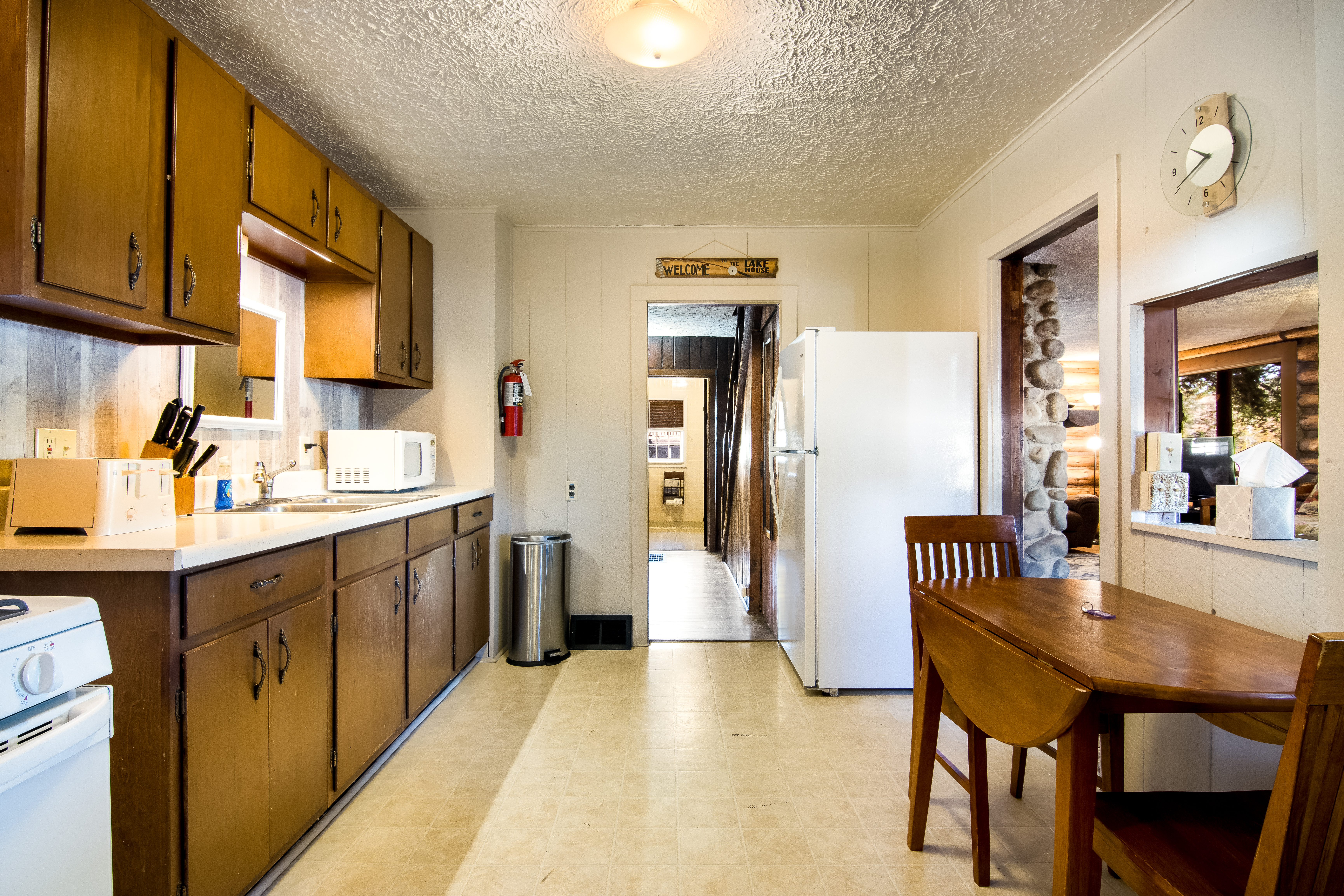 Lake House on Big Bradford Lake, Michigan - Kitchen