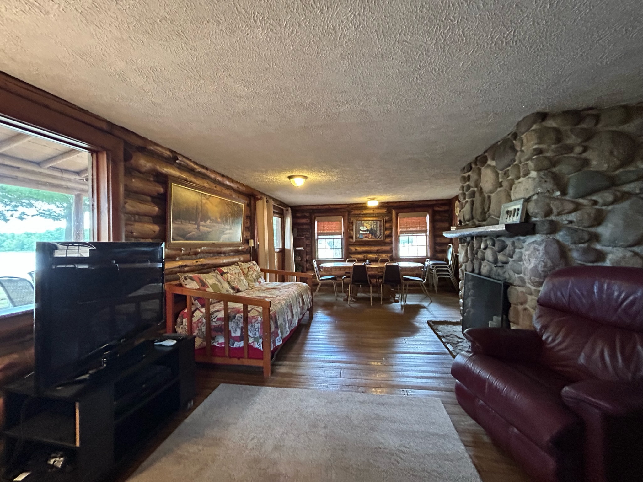 Lake House on Big Bradford Lake, Michigan - Living Room