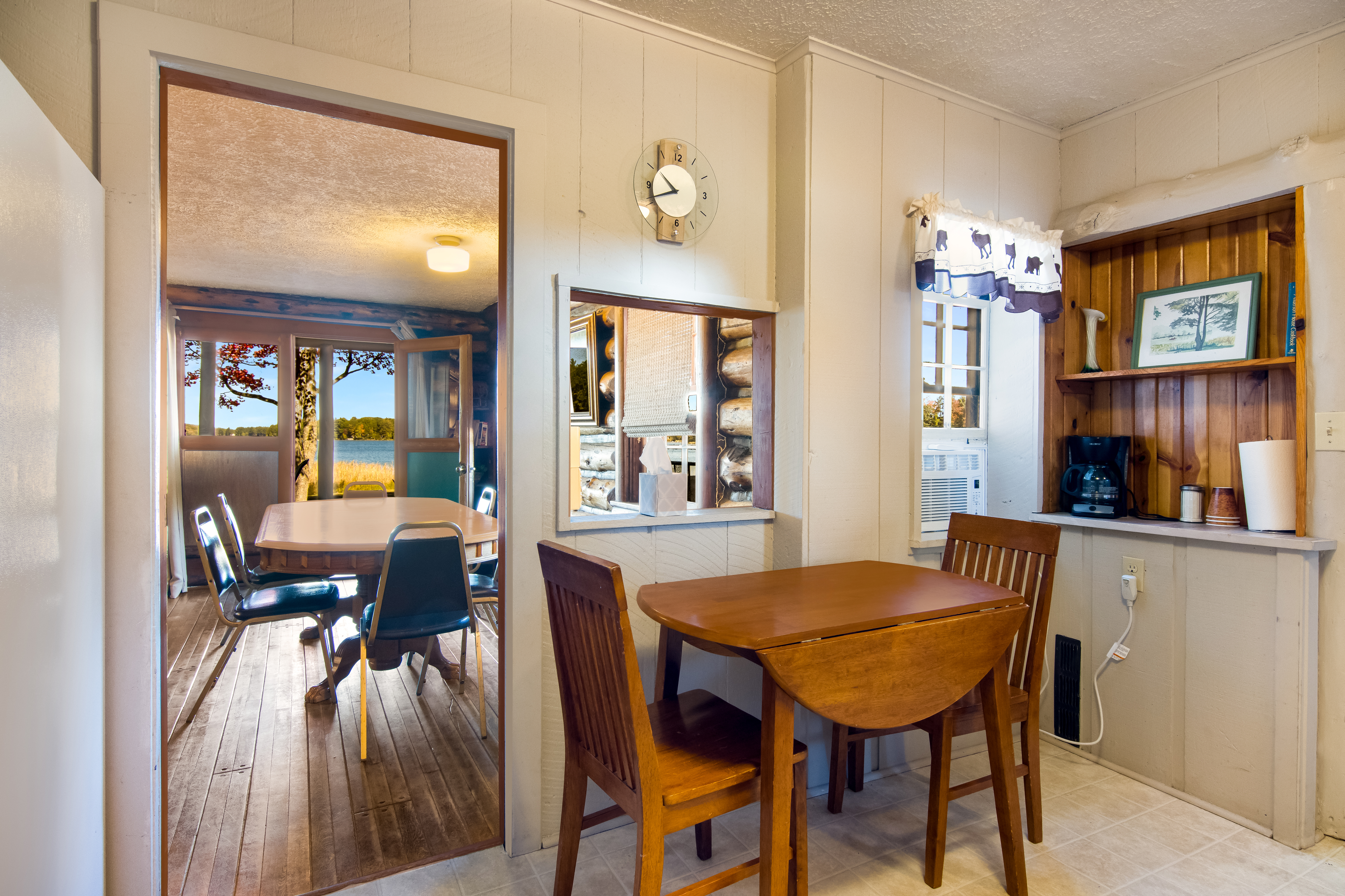 Lake House on Big Bradford Lake, Michigan - Kitchen