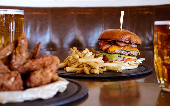 Crazy R's Bar & Grill