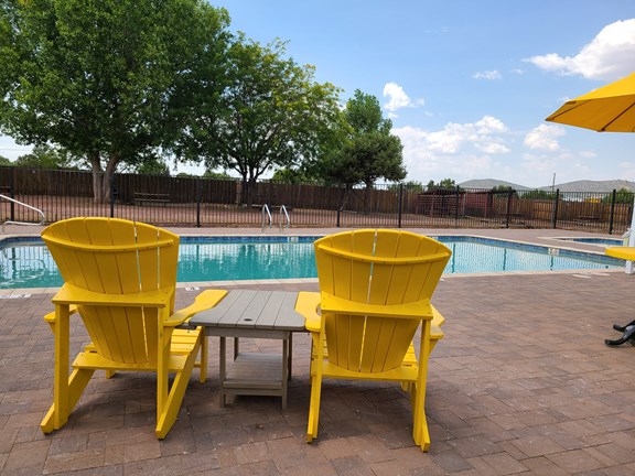 Seasonal Pool & Spa (open May 15 - Nov 1)