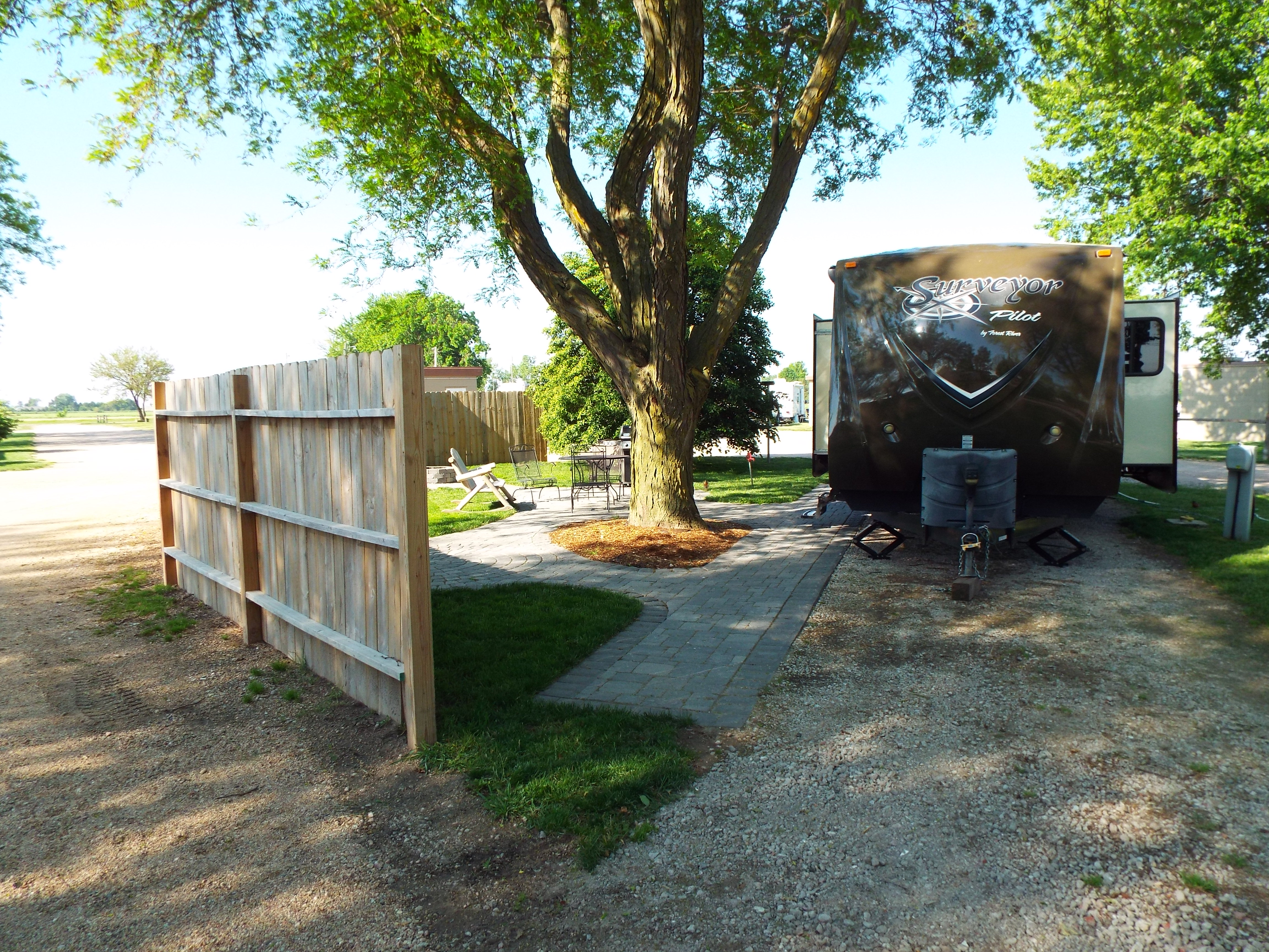 D16 Deluxe Patio Site