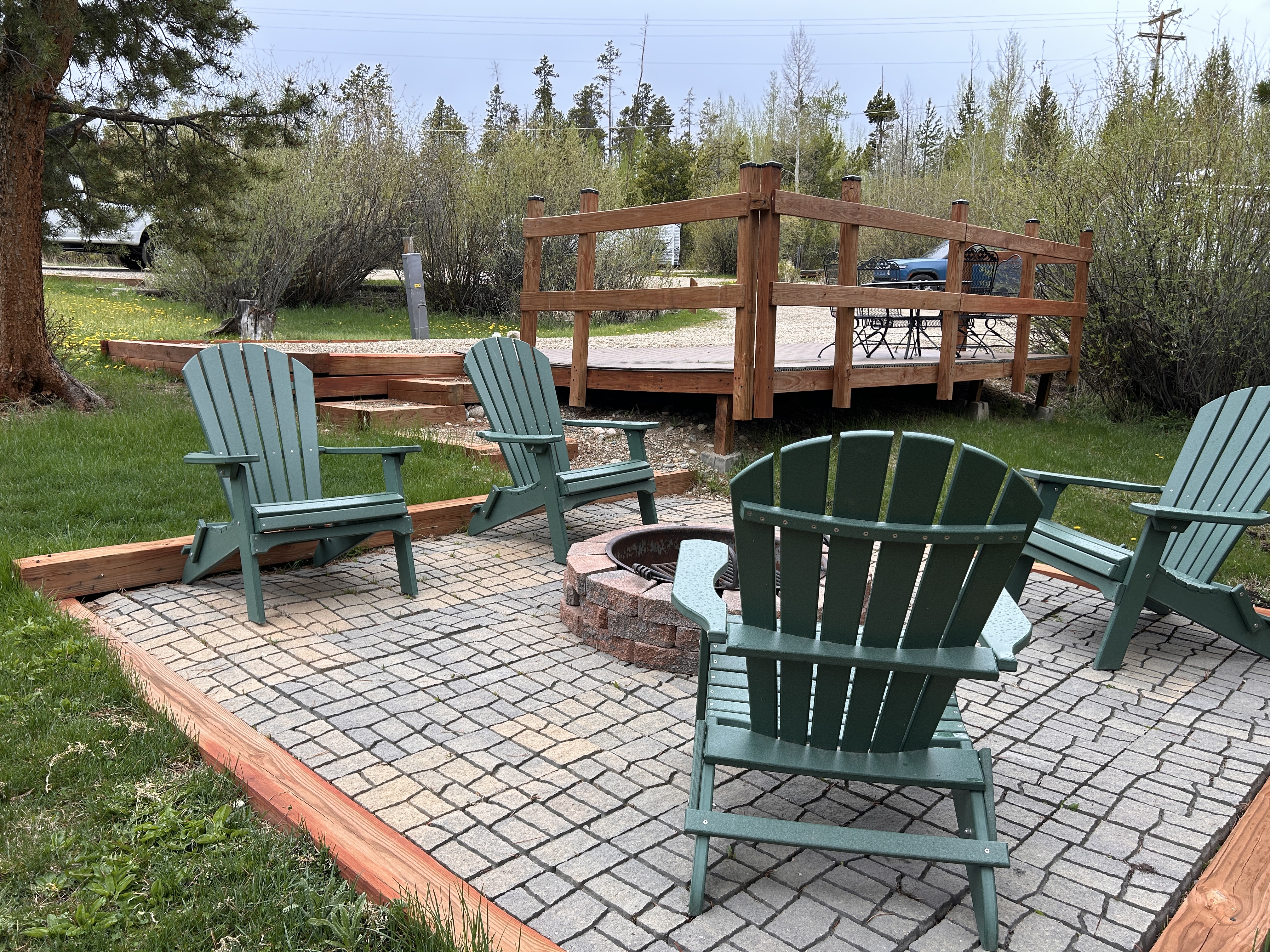 Deluxe RV 19 patio