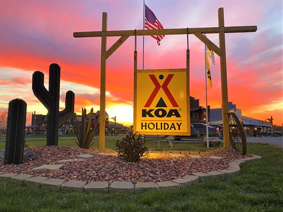 Grayville/I-64 KOA Holiday Entry Sign