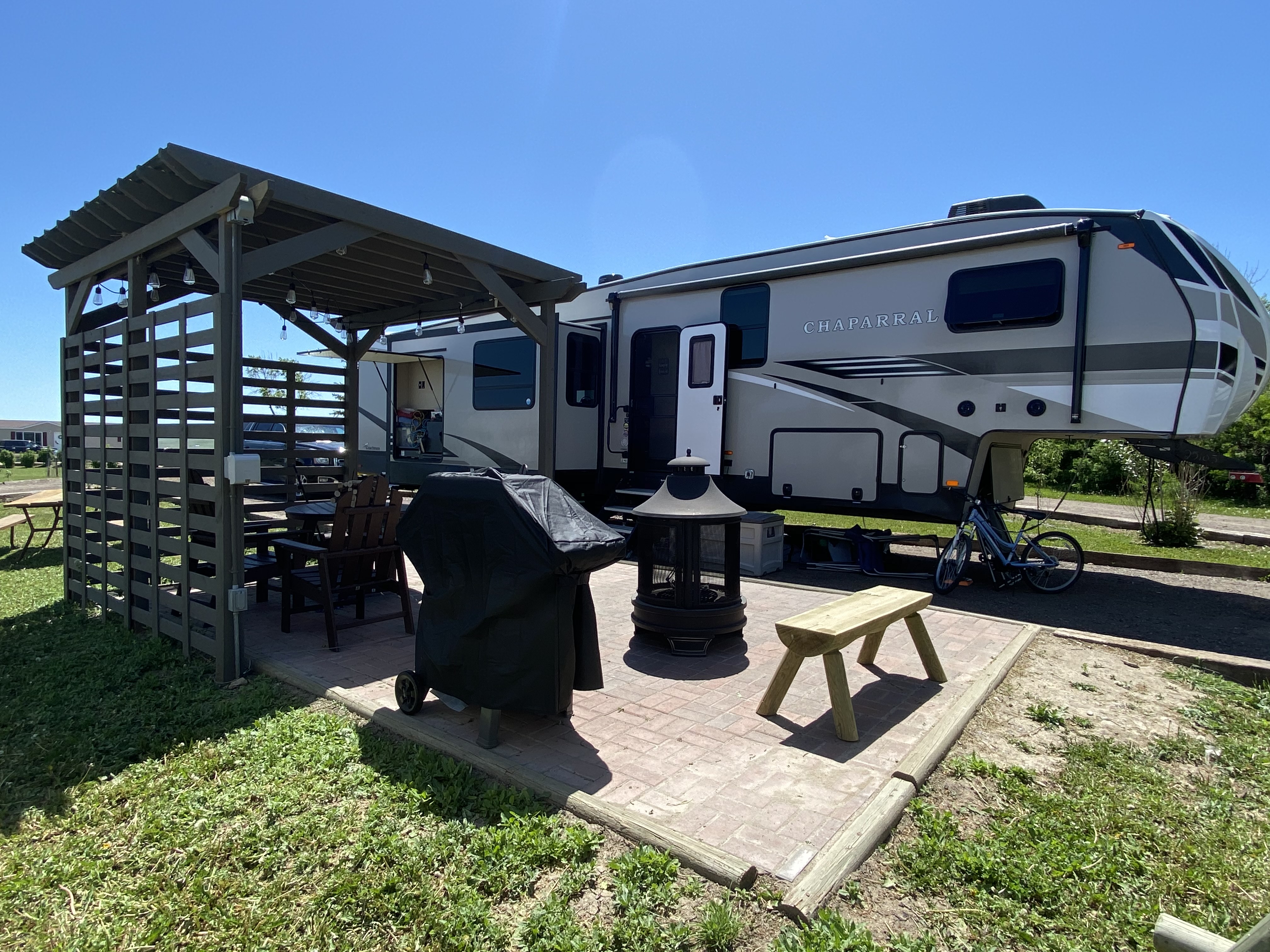 Big Rig Deluxe Patio