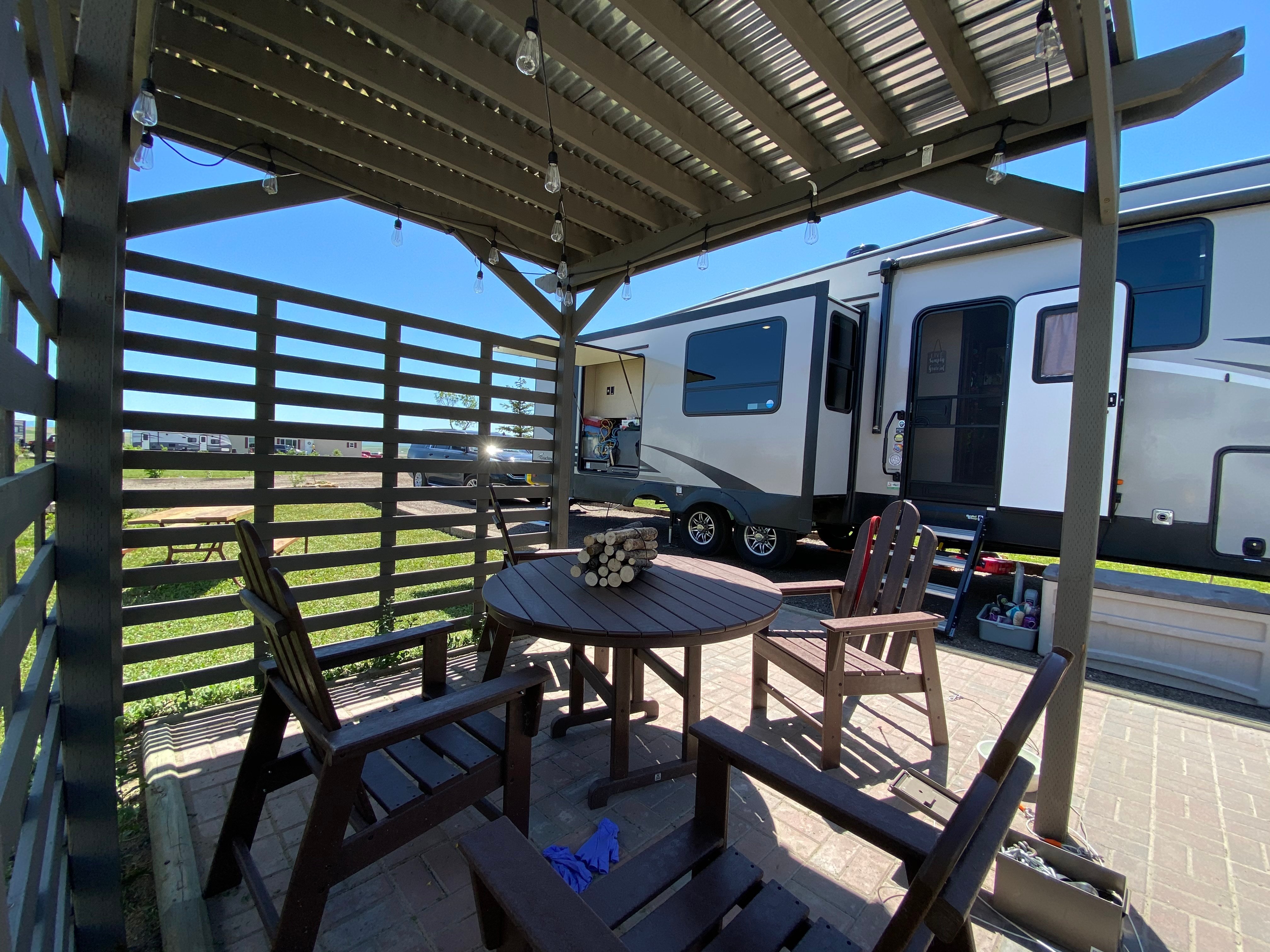 Big Rig Deluxe Patio