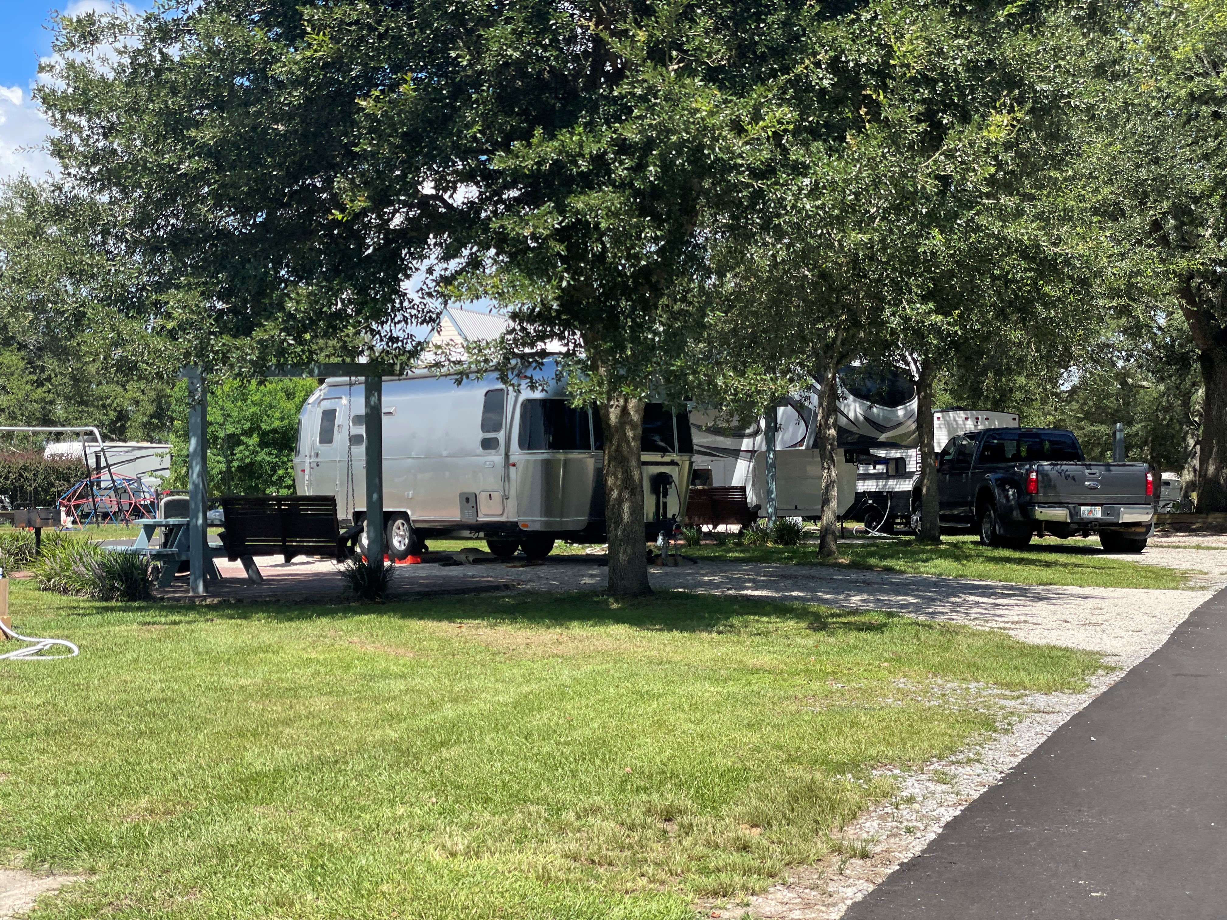 deluxe Site G Row