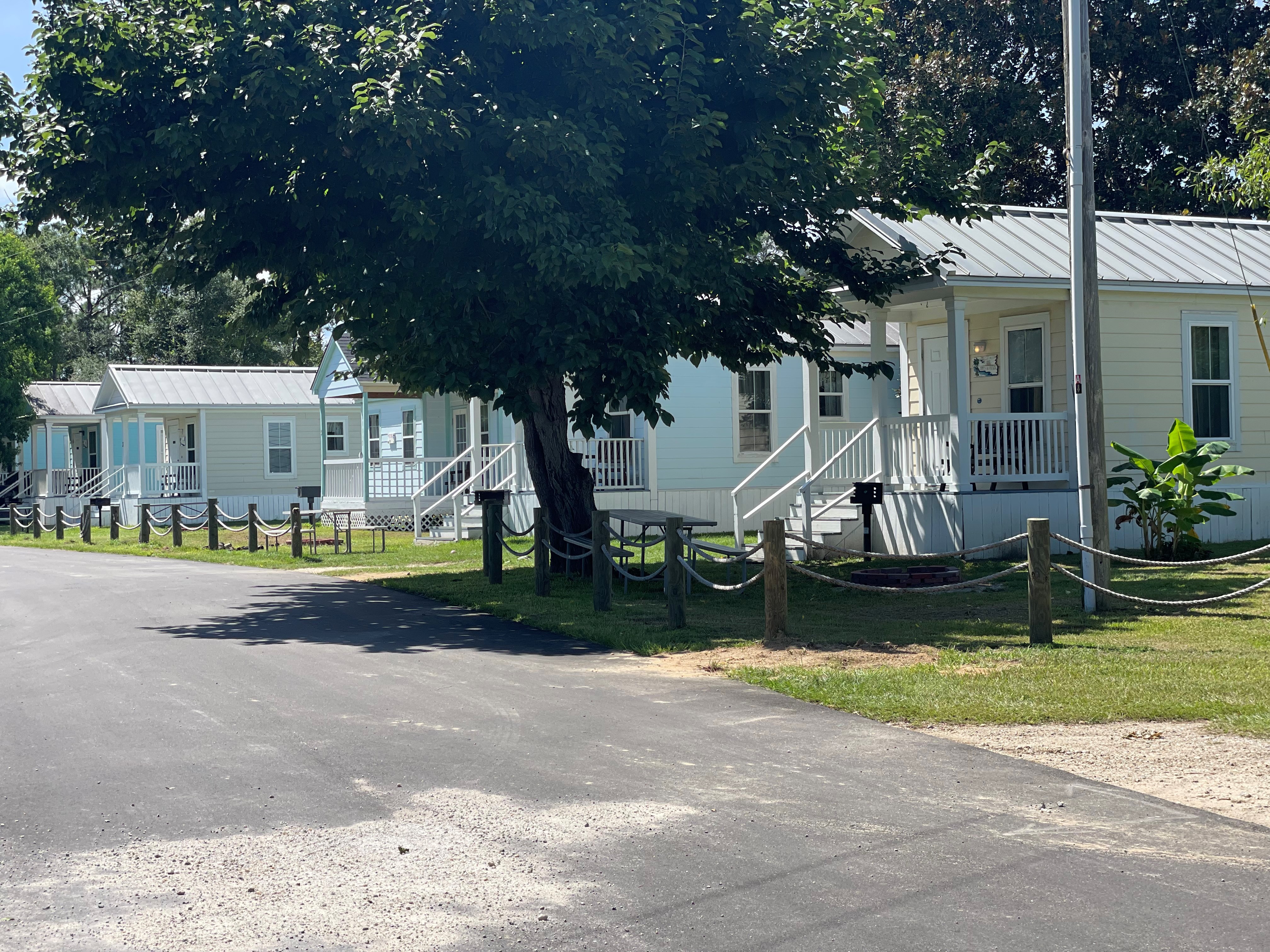 Deluxe Cabins 1-6